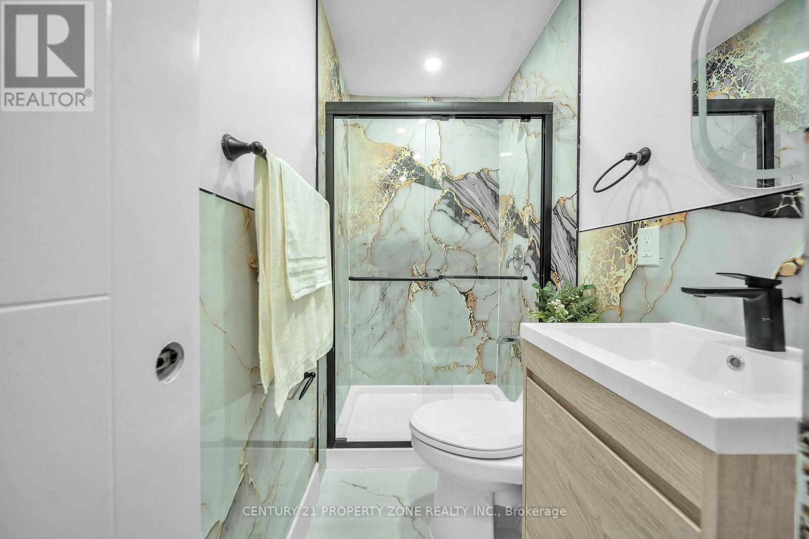 102 Prince Charles Drive, Halton Hills (Georgetown), Ontario  L7G 3V6 - Photo 15 - W12802224