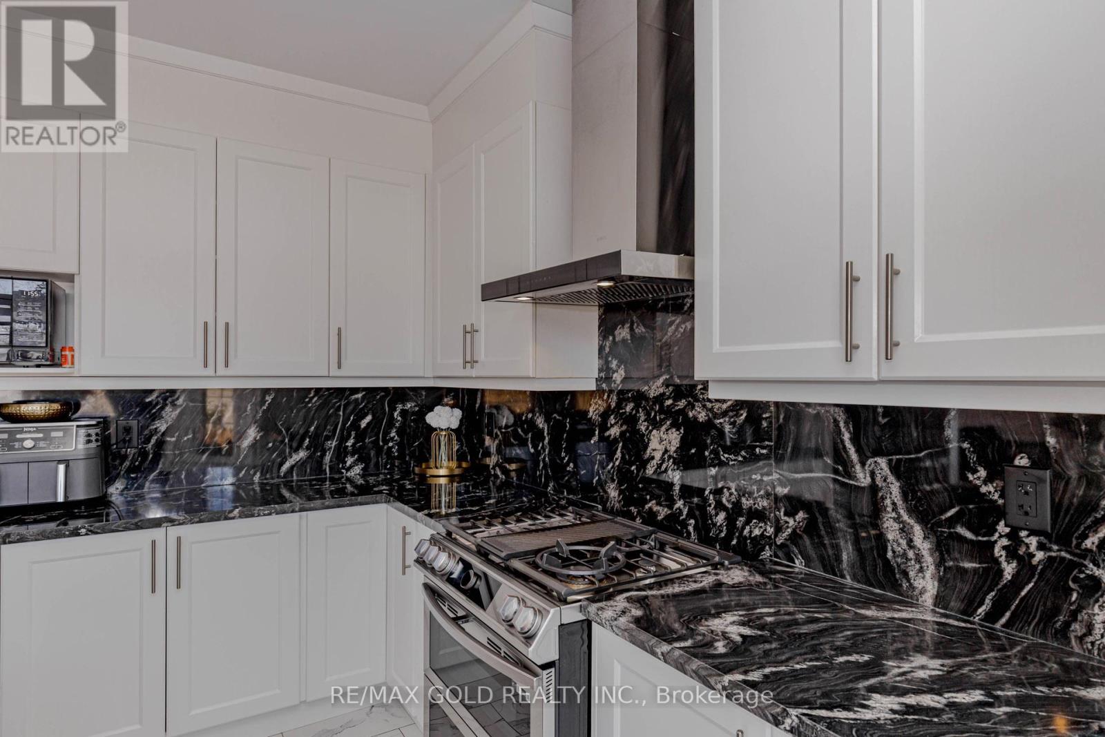 18 Branigan Crescent, Halton Hills (Georgetown), Ontario  L7G 0N2 - Photo 19 - W12802578