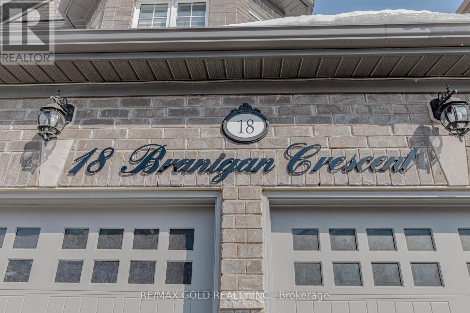 18 Branigan Crescent, Halton Hills (Georgetown), Ontario  L7G 0N2 - Photo 3 - W12802578