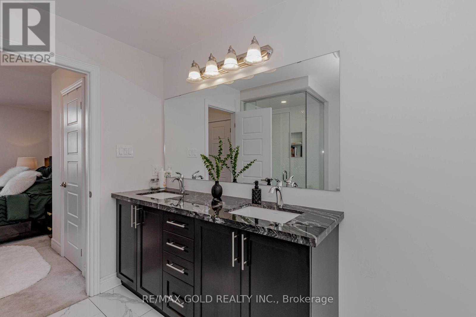 18 Branigan Crescent, Halton Hills (Georgetown), Ontario  L7G 0N2 - Photo 36 - W12802578