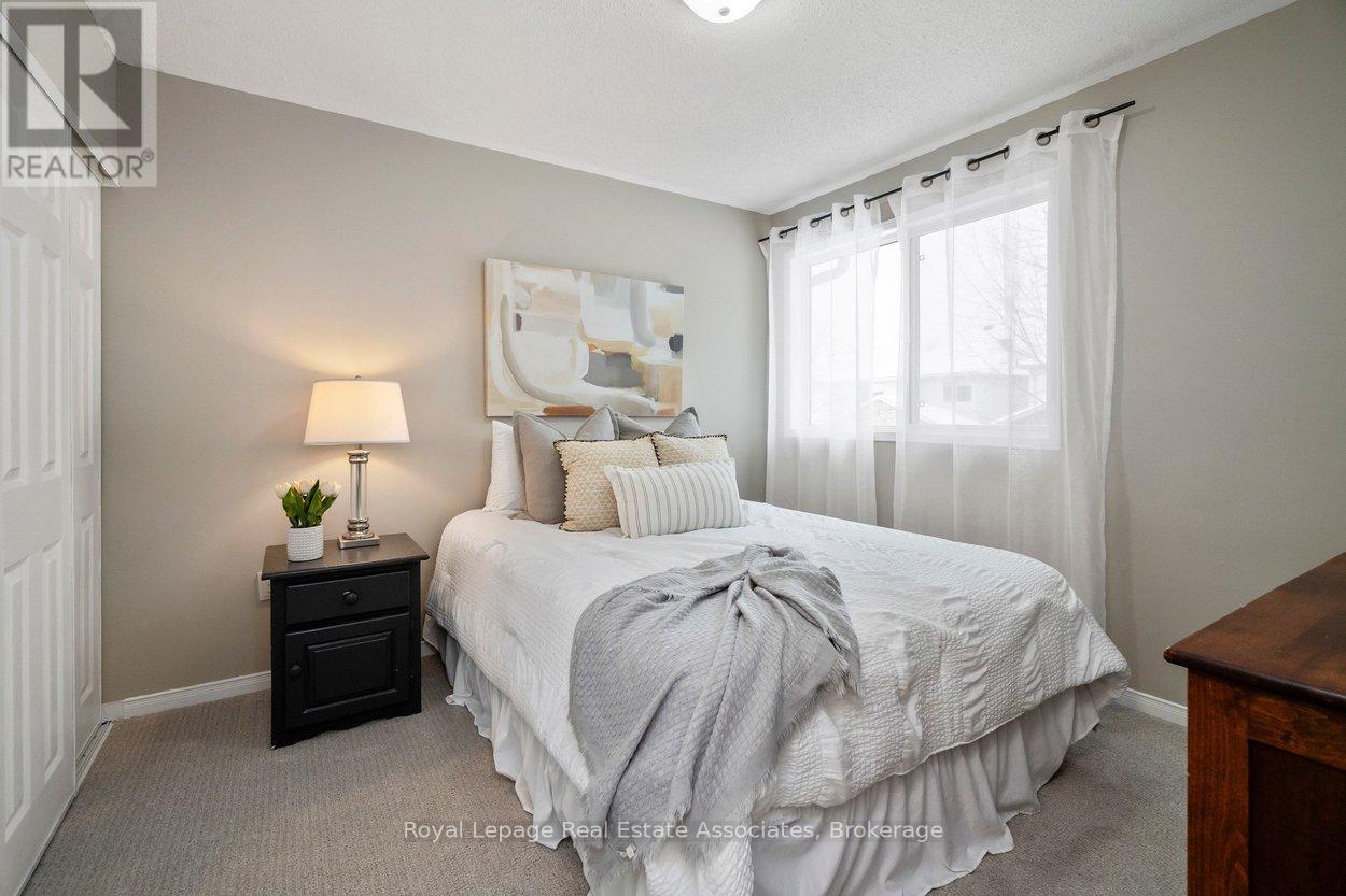 42 Harriet Street, Halton Hills (Georgetown), Ontario  L7G 5W7 - Photo 26 - W12802902