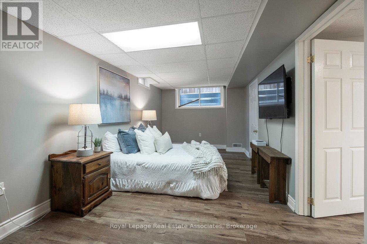 42 Harriet Street, Halton Hills (Georgetown), Ontario  L7G 5W7 - Photo 39 - W12802902