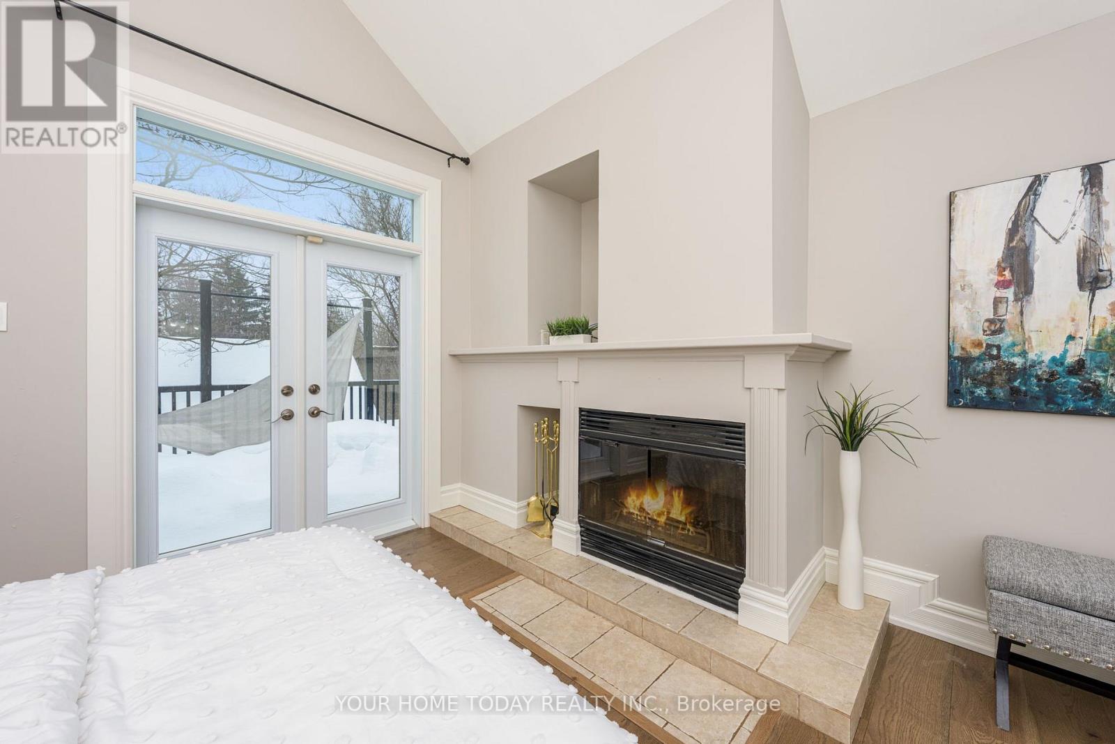 15 Queen Street, Halton Hills (Georgetown), Ontario  L7G 2E3 - Photo 25 - W12803504