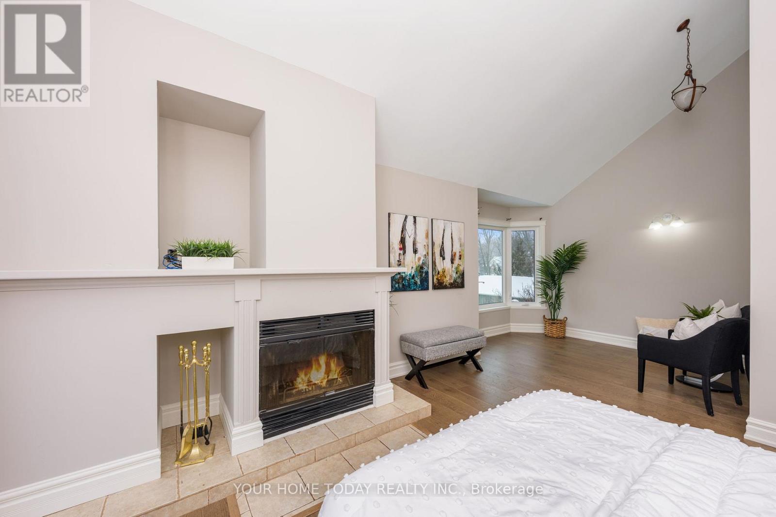 15 Queen Street, Halton Hills (Georgetown), Ontario  L7G 2E3 - Photo 26 - W12803504