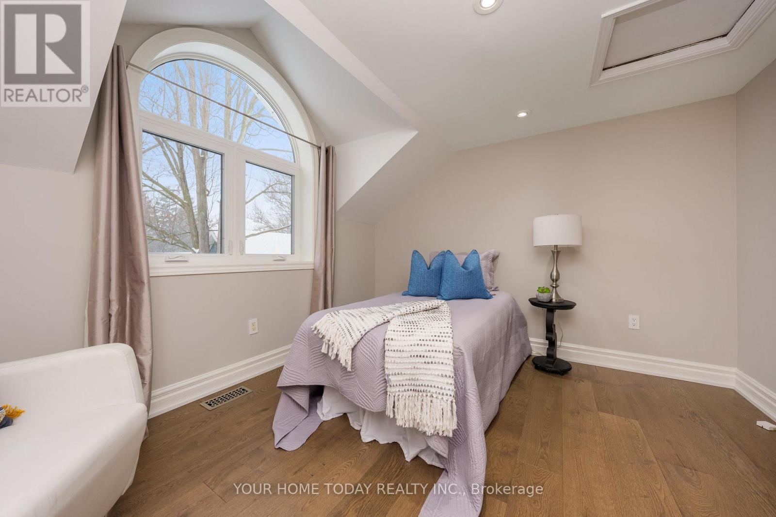 15 Queen Street, Halton Hills (Georgetown), Ontario  L7G 2E3 - Photo 29 - W12803504