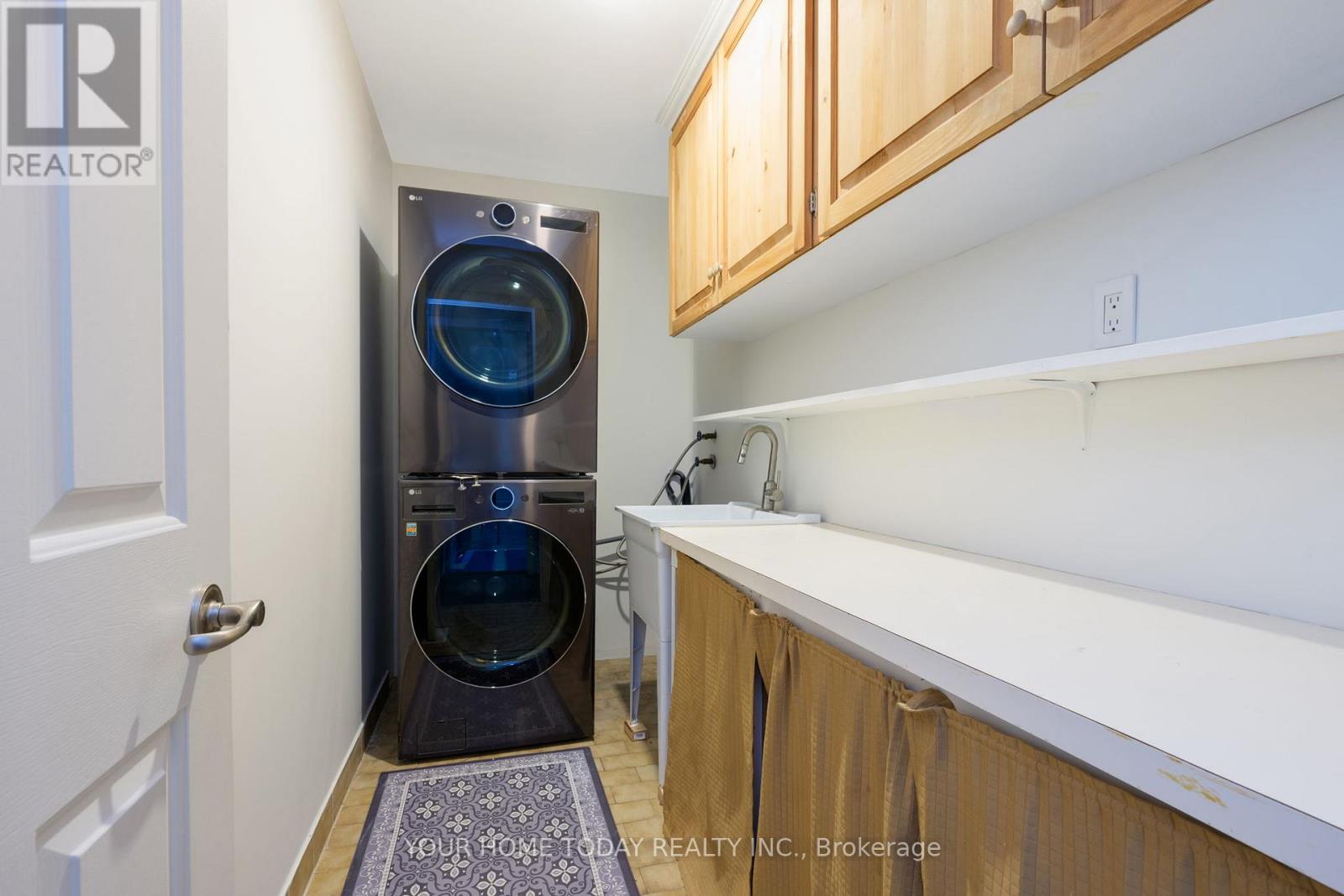 15 Queen Street, Halton Hills (Georgetown), Ontario  L7G 2E3 - Photo 35 - W12803504