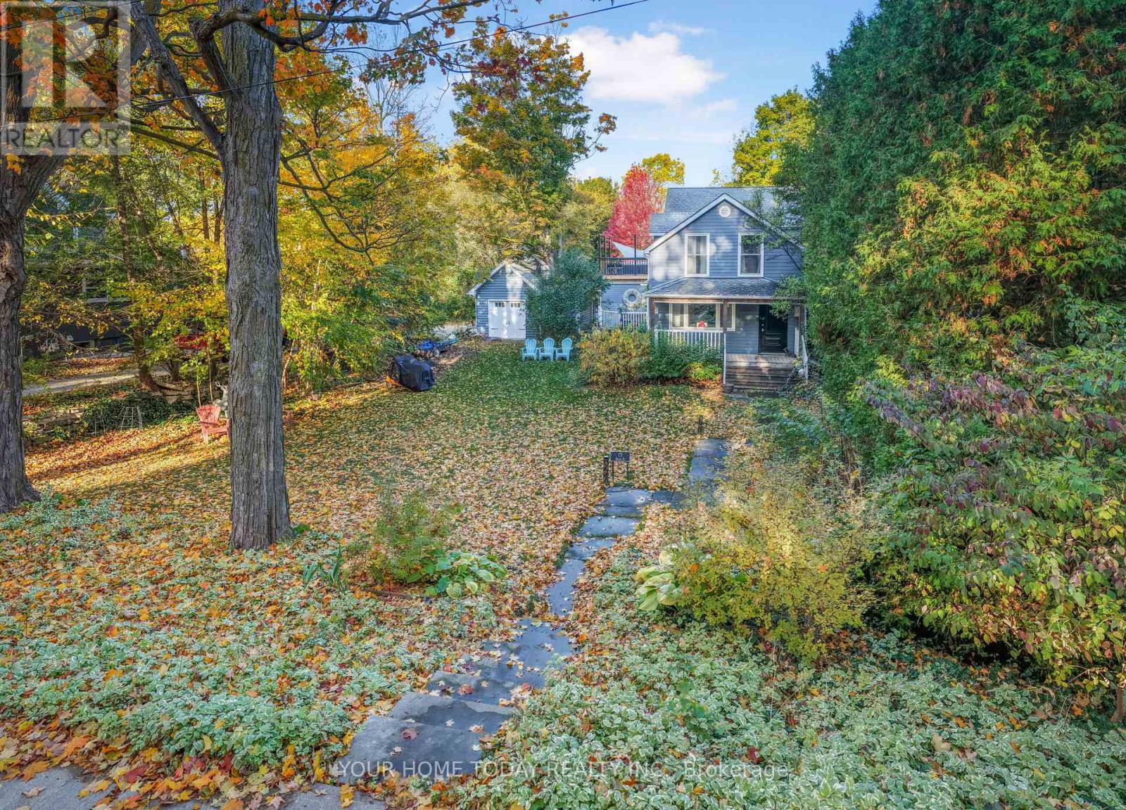 15 Queen Street, Halton Hills (Georgetown), Ontario  L7G 2E3 - Photo 4 - W12803504