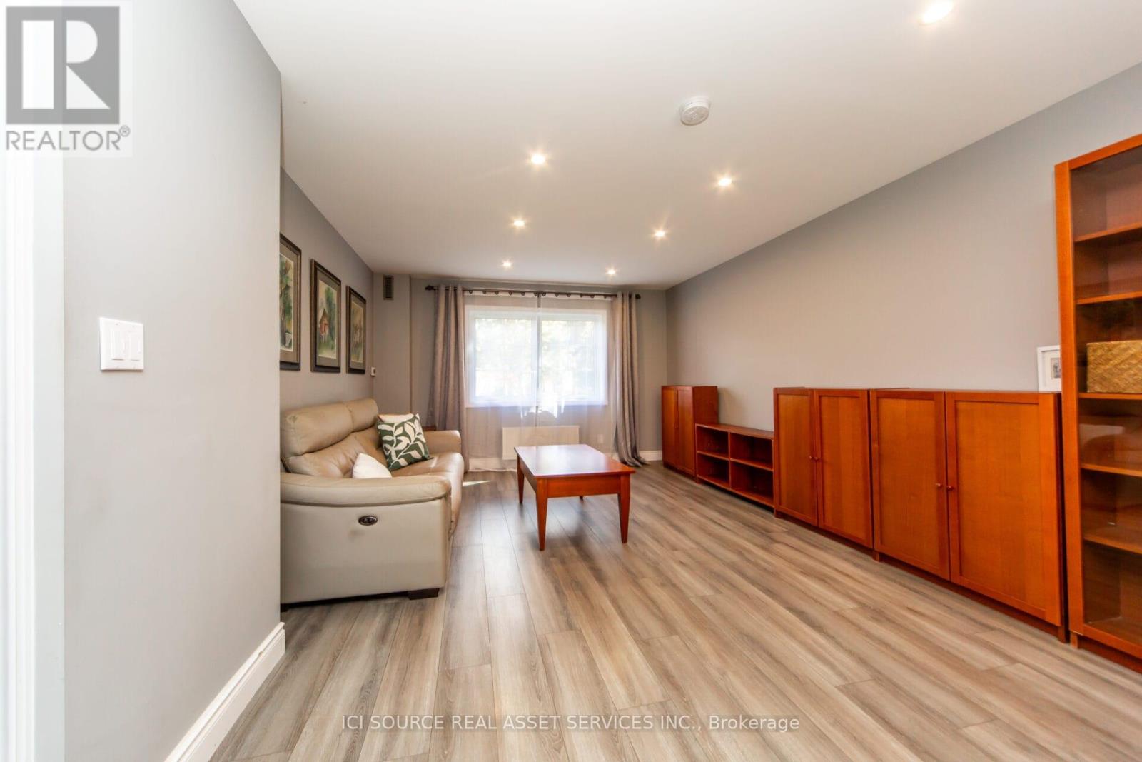 199 Mason Boulevard, Halton Hills (Ac Acton), Ontario  L7J 1A7 - Photo 13 - W12804724