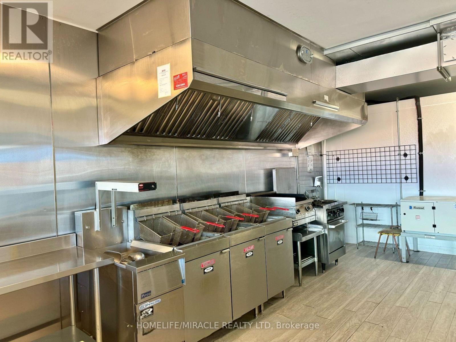 3 - 352 Queen Street, Halton Hills (Ac Acton), Ontario  L7J 1R2 - Photo 3 - W12805590