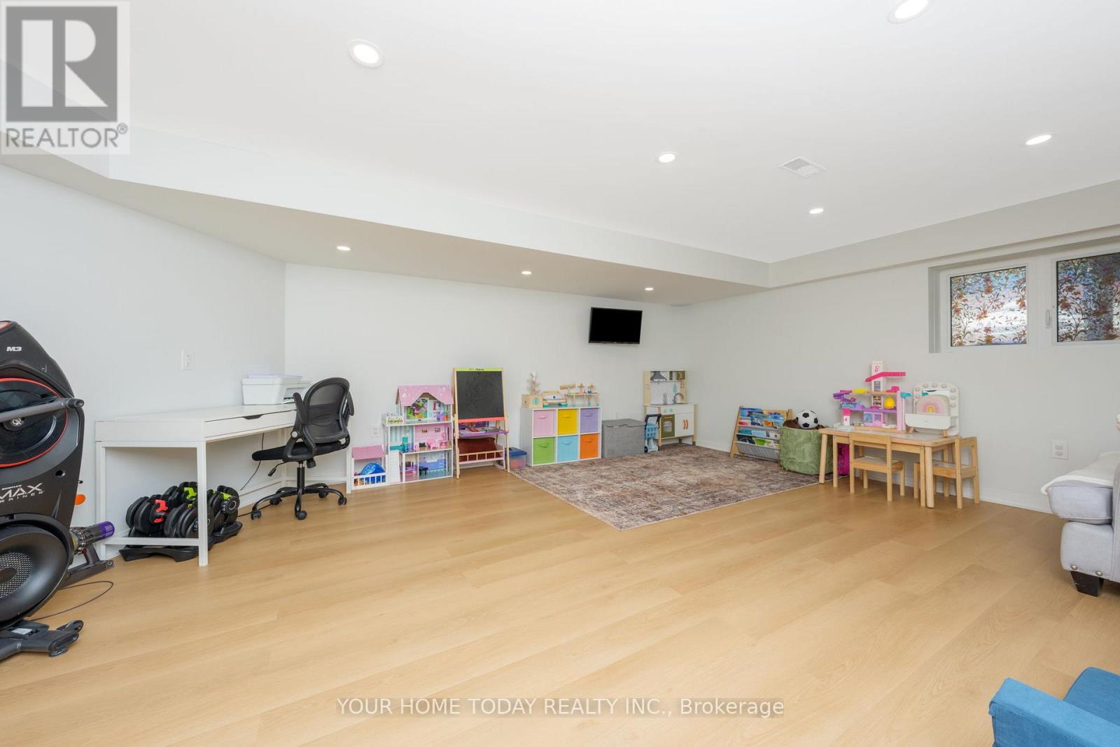 37 Ridgegate Crescent, Halton Hills (Georgetown), Ontario  L7G 0L6 - Photo 28 - W12805918