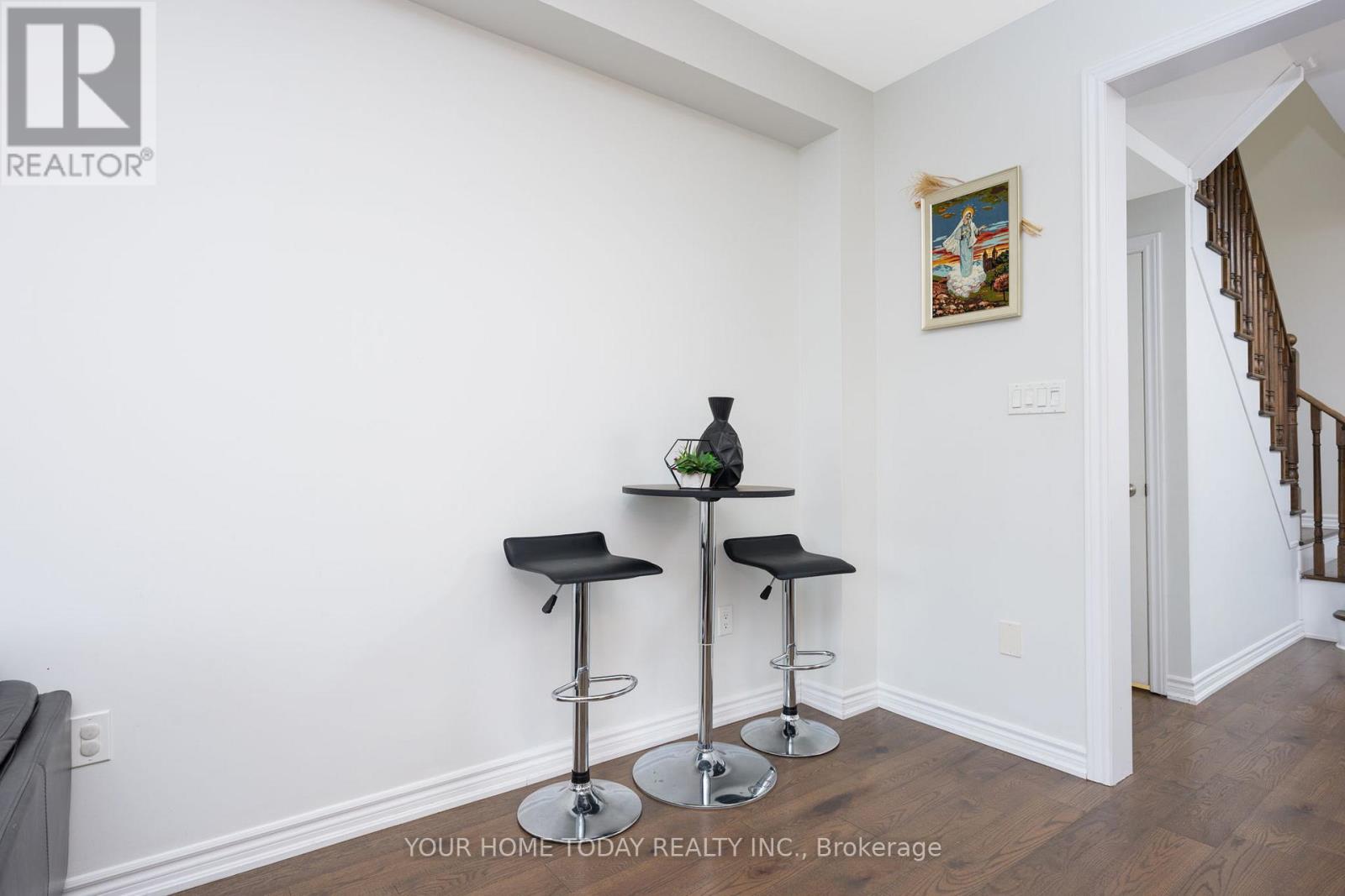 37 Ridgegate Crescent, Halton Hills (Georgetown), Ontario  L7G 0L6 - Photo 9 - W12805918