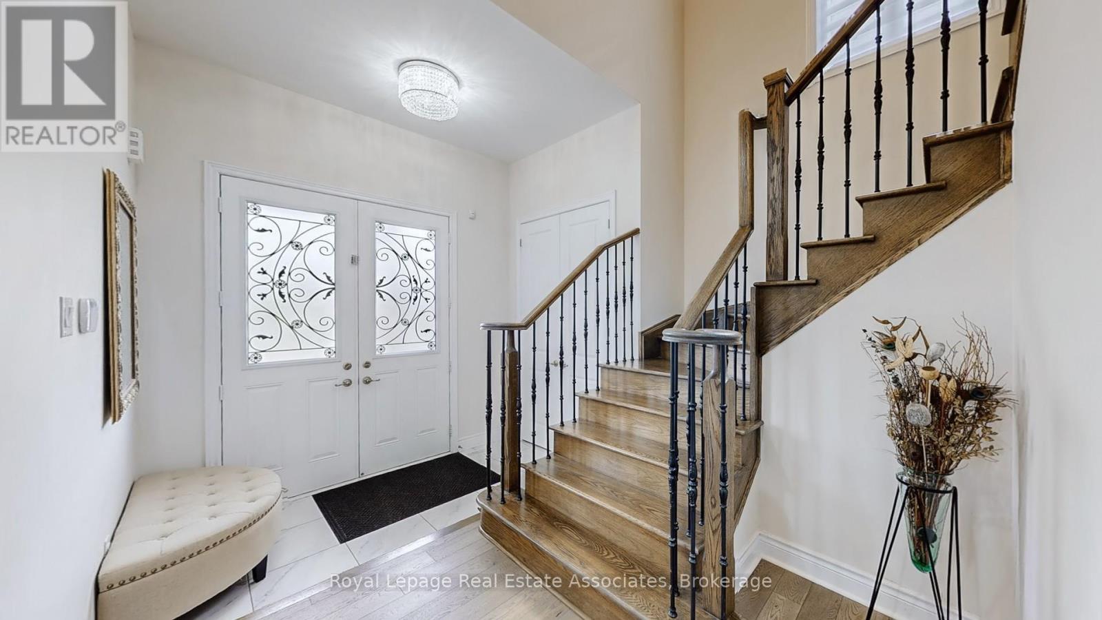 212 Niagara Trail, Halton Hills (Georgetown), Ontario  L7G 0H9 - Photo 18 - W12807296