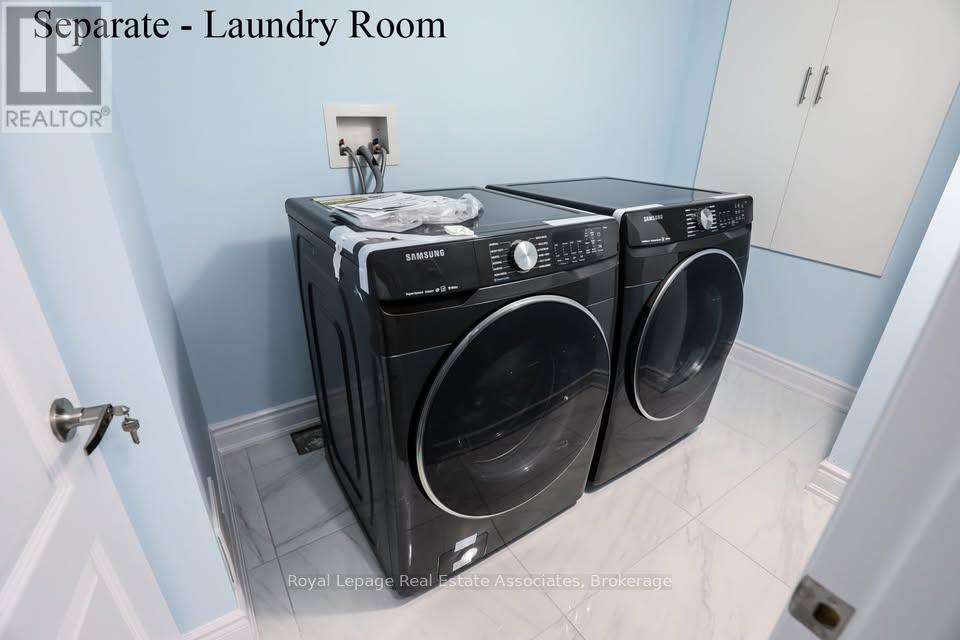 212 Niagara Trail, Halton Hills (Georgetown), Ontario  L7G 0H9 - Photo 50 - W12807296