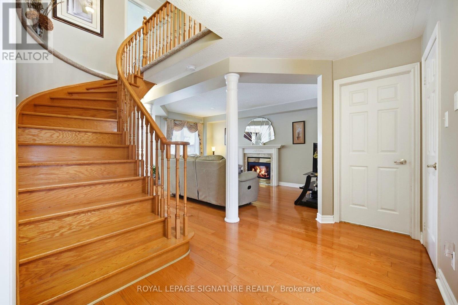 52 Durham Street, Halton Hills (Georgetown), Ontario  L7G 5X4 - Photo 10 - W12808762