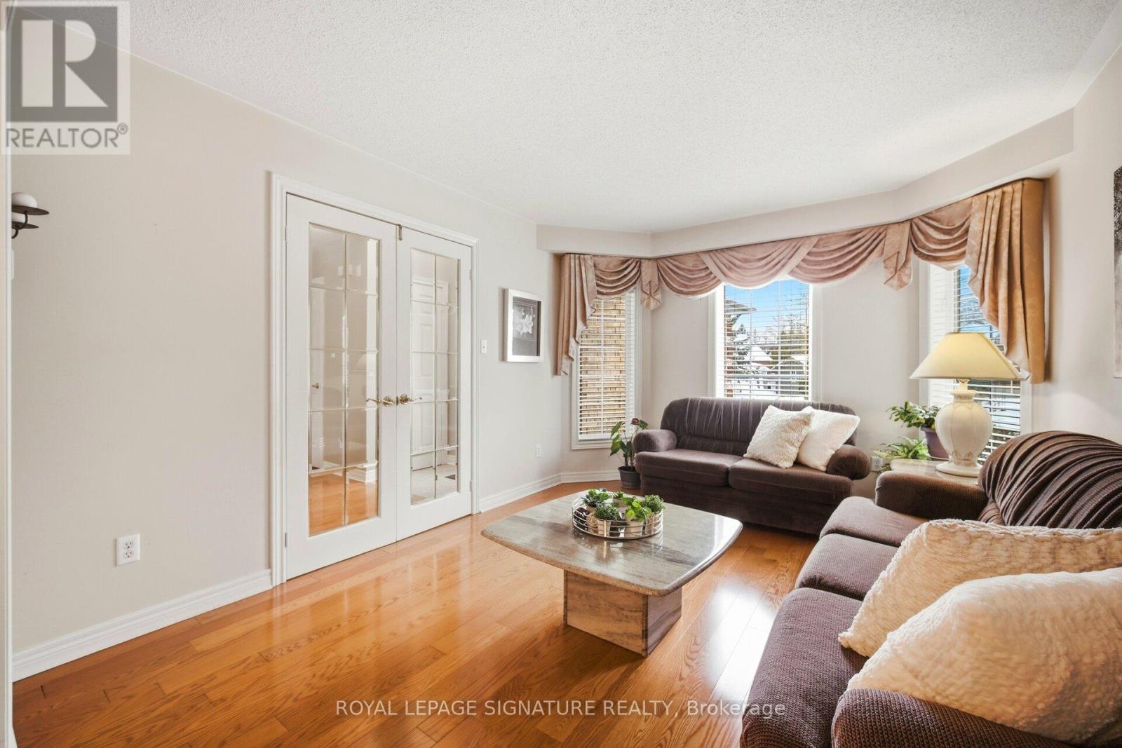 52 Durham Street, Halton Hills (Georgetown), Ontario  L7G 5X4 - Photo 13 - W12808762