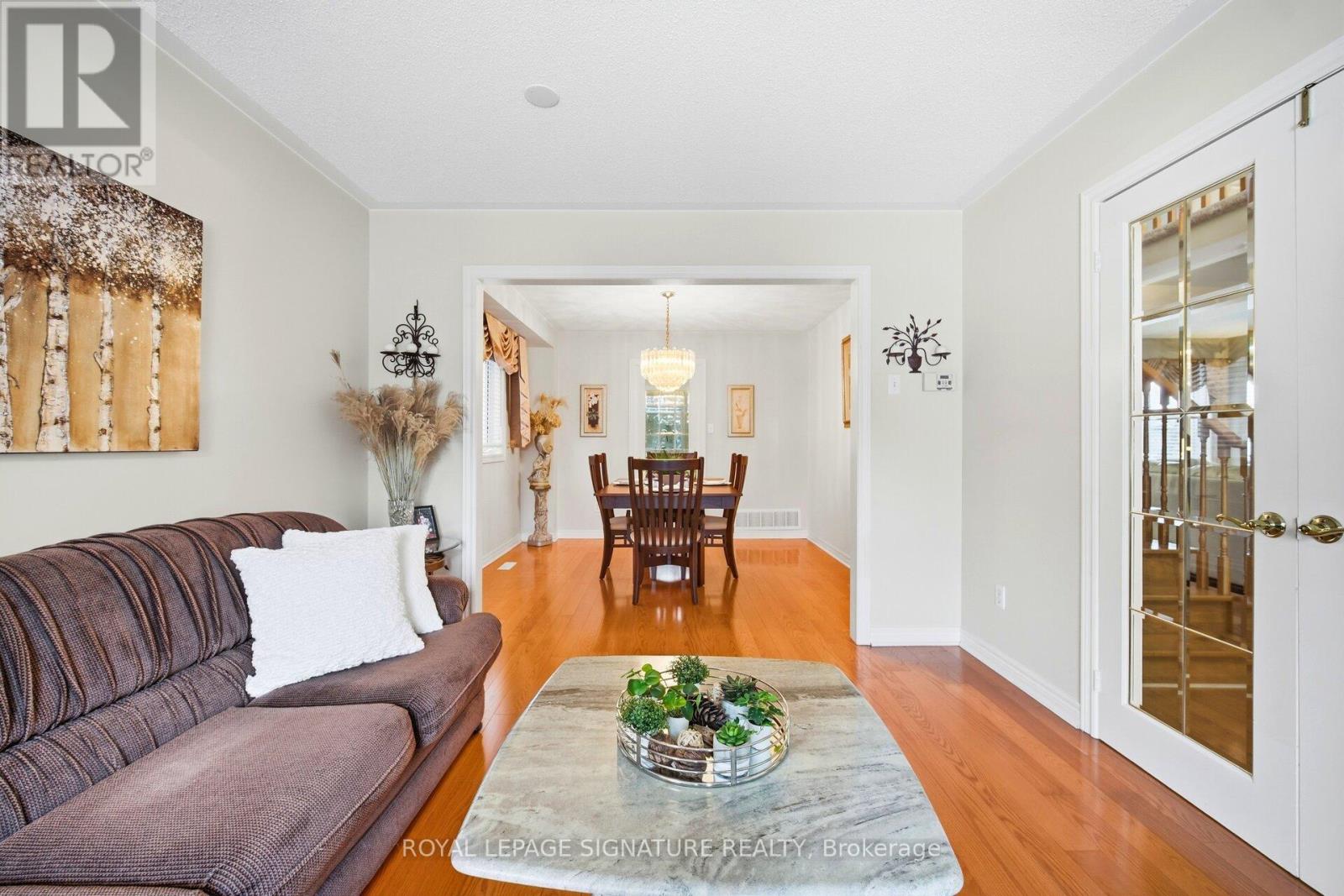 52 Durham Street, Halton Hills (Georgetown), Ontario  L7G 5X4 - Photo 14 - W12808762