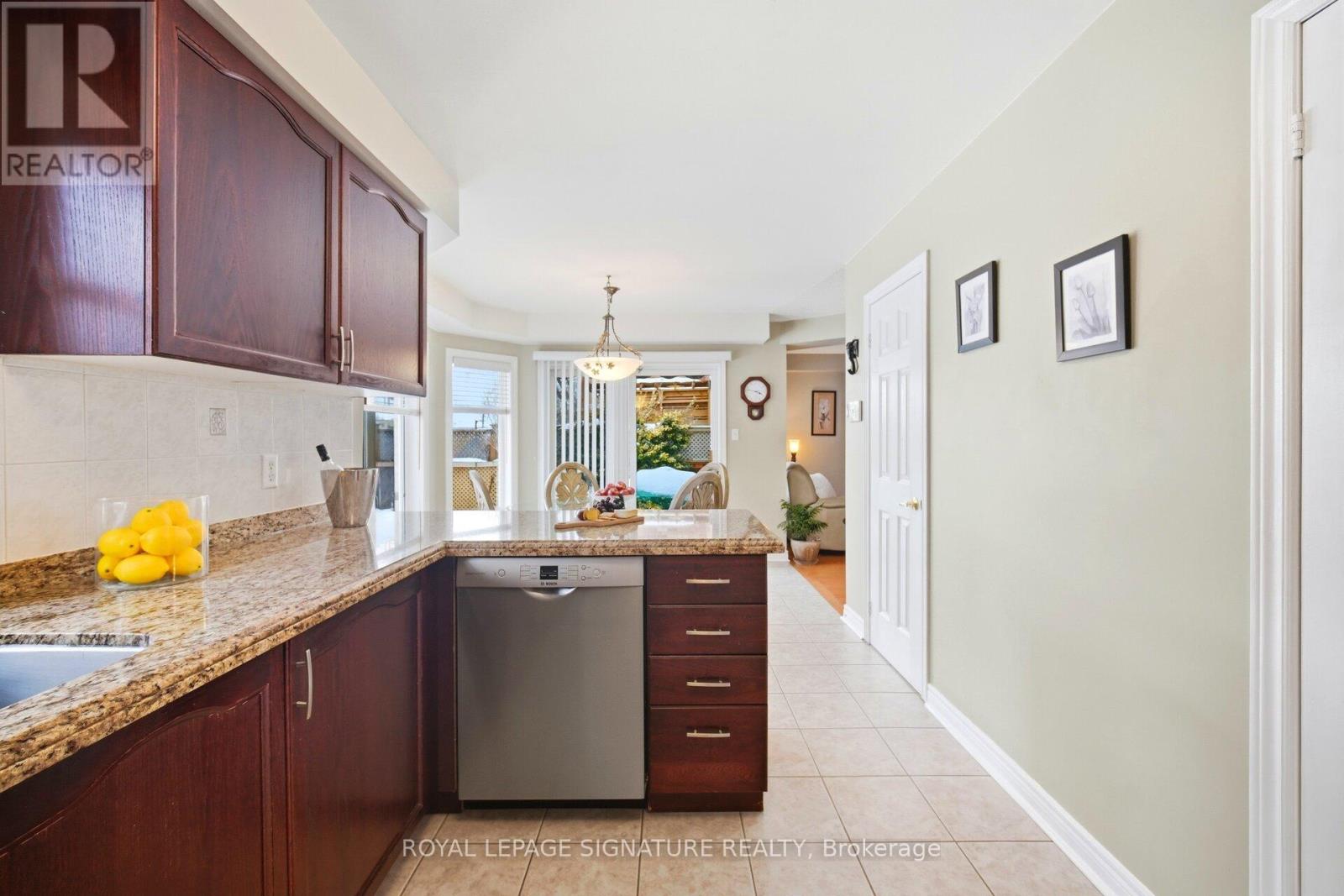 52 Durham Street, Halton Hills (Georgetown), Ontario  L7G 5X4 - Photo 19 - W12808762