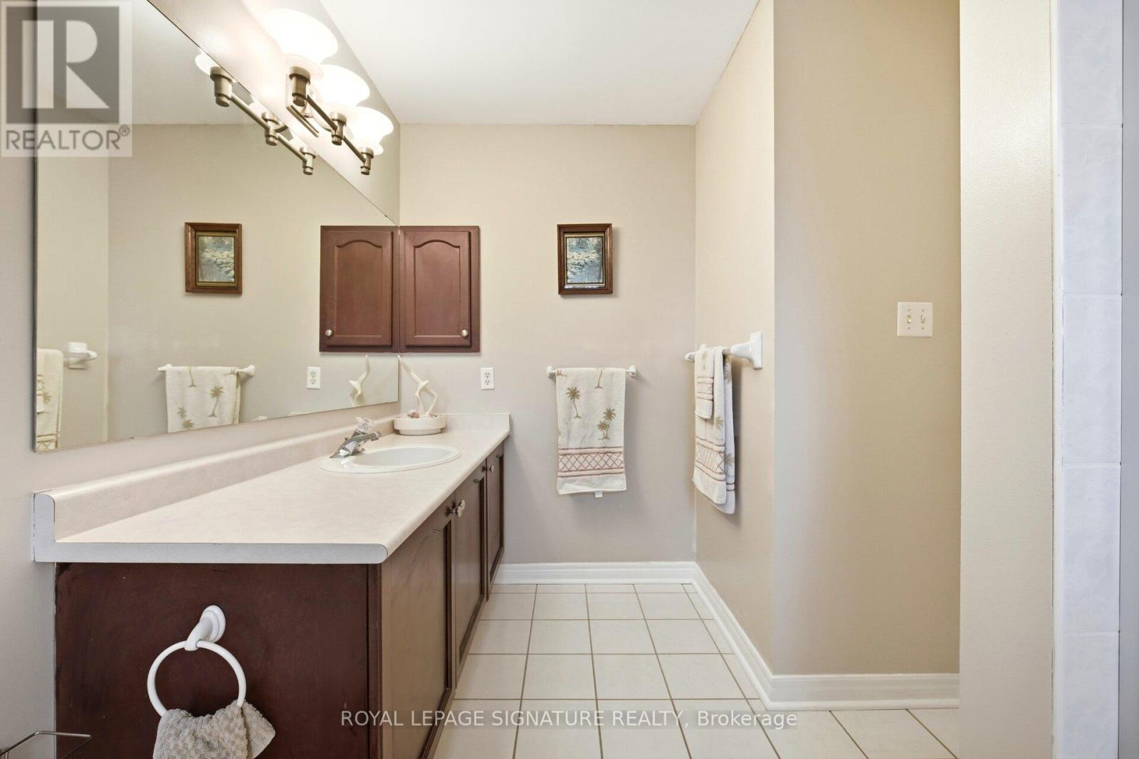 52 Durham Street, Halton Hills (Georgetown), Ontario  L7G 5X4 - Photo 43 - W12808762