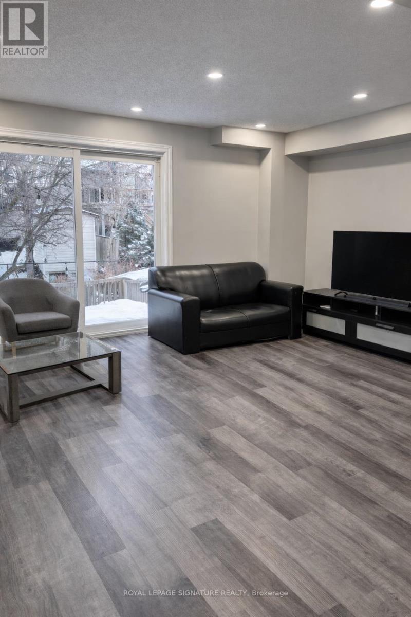 64 Danville Avenue, Halton Hills (Ac Acton), Ontario  L7J 2W2 - Photo 4 - W12810112