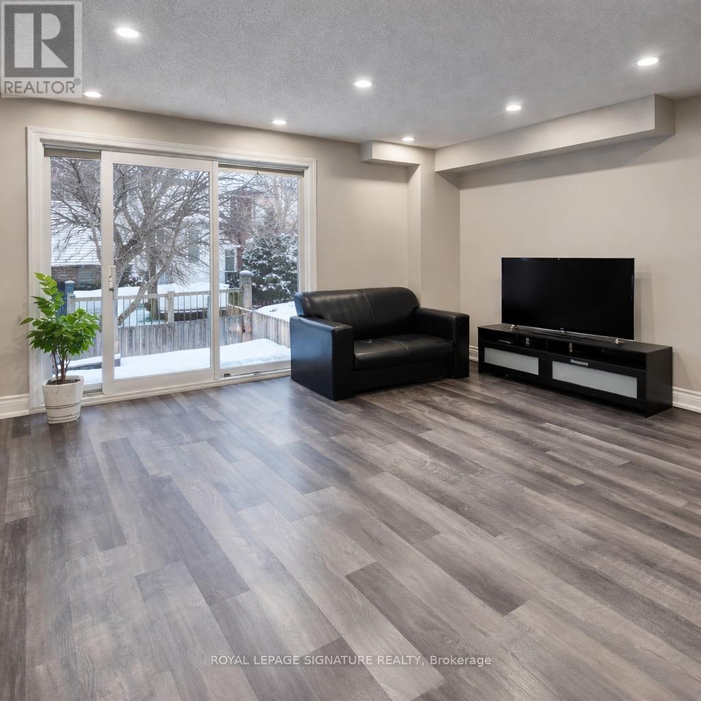 64 Danville Avenue, Halton Hills (Ac Acton), Ontario  L7J 2W2 - Photo 7 - W12810112