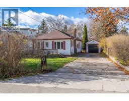 <div class="price">$650,000</div> 5 Louisa Street, Halton Hills (Georgetown)<br><div style="margin-bottom:8px;"><small>Royal LePage Meadowtowne Realty</small></div><div class='bed_bath'>4 Bed | 1 Bath</div>