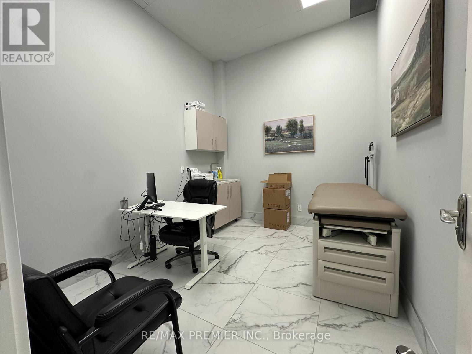 2 - 120 Guelph Street, Halton Hills (Georgetown), Ontario  L7G 4A4 - Photo 10 - W12814414