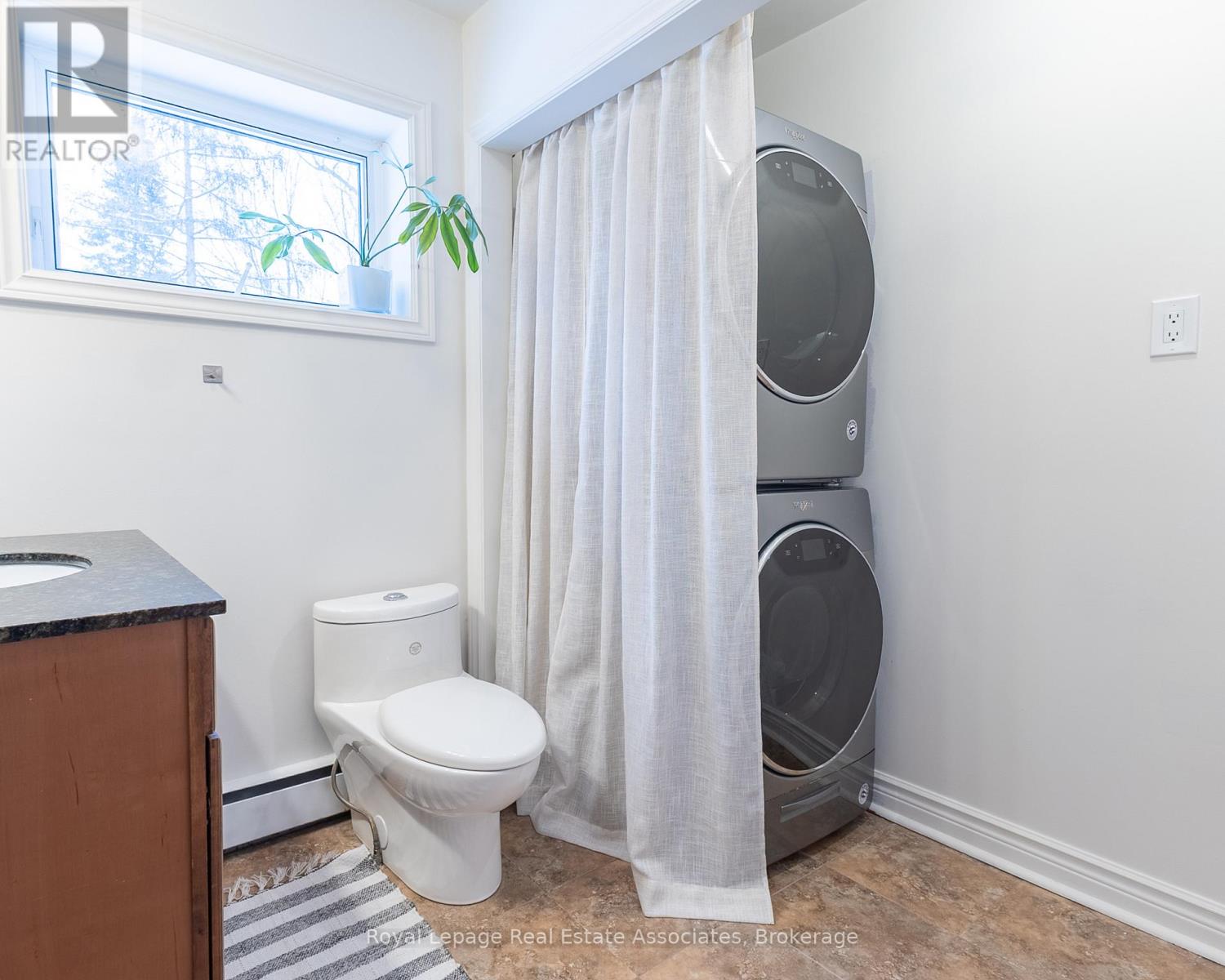 13931 Cromar Court, Halton Hills (Georgetown), Ontario  L7G 4S5 - Photo 21 - W12814504