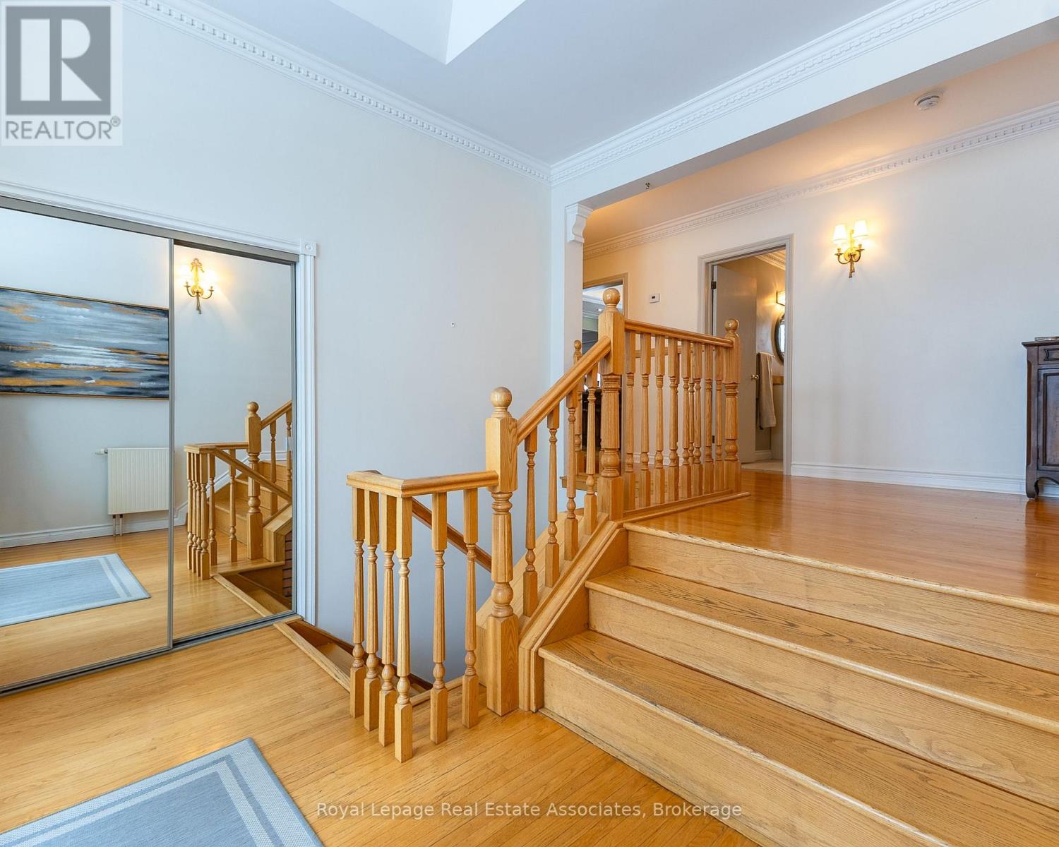 13931 Cromar Court, Halton Hills (Georgetown), Ontario  L7G 4S5 - Photo 5 - W12814504