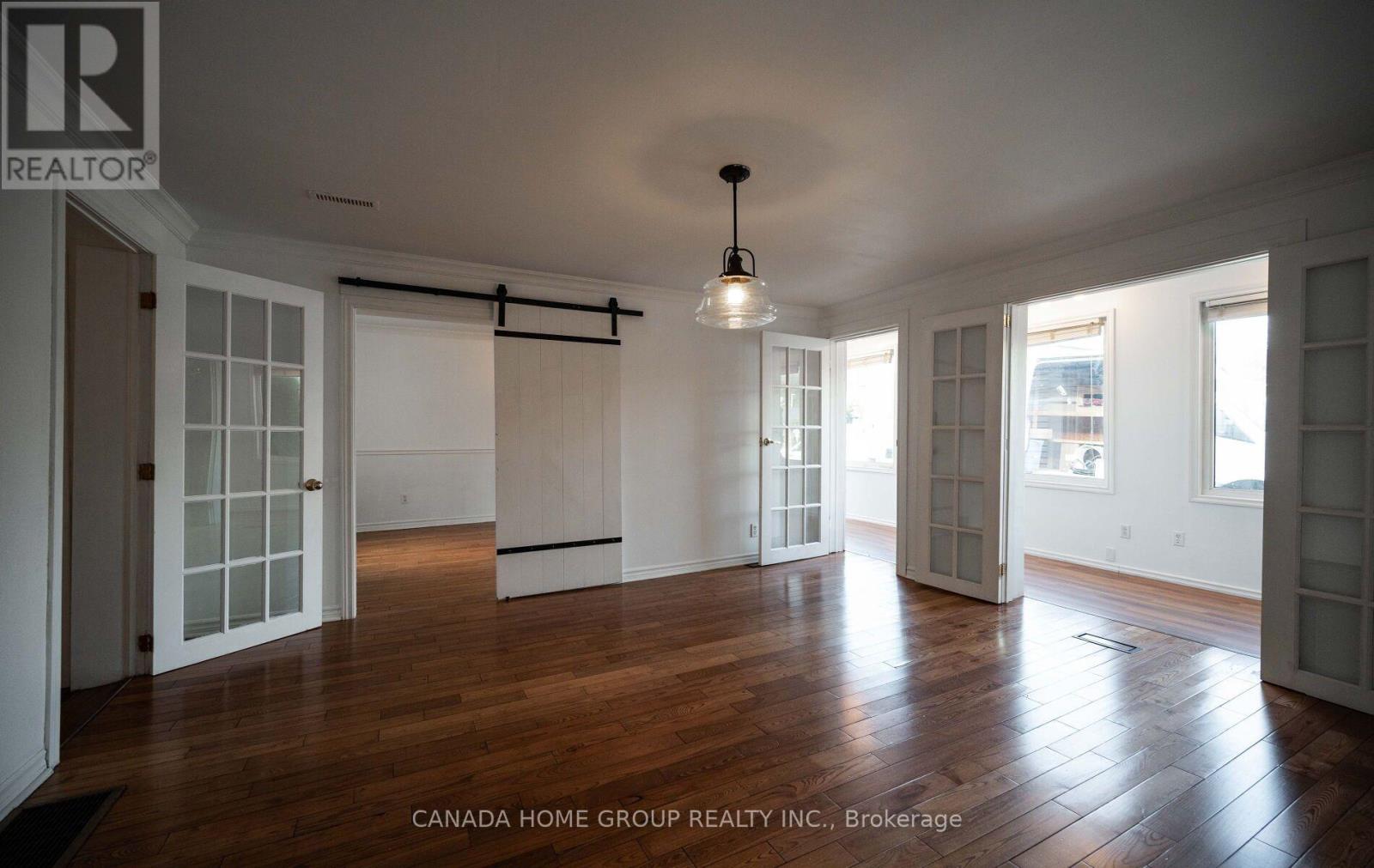 30 Main Street N, Milton (Campbellville), Ontario  L0P 1B0 - Photo 5 - W12815142