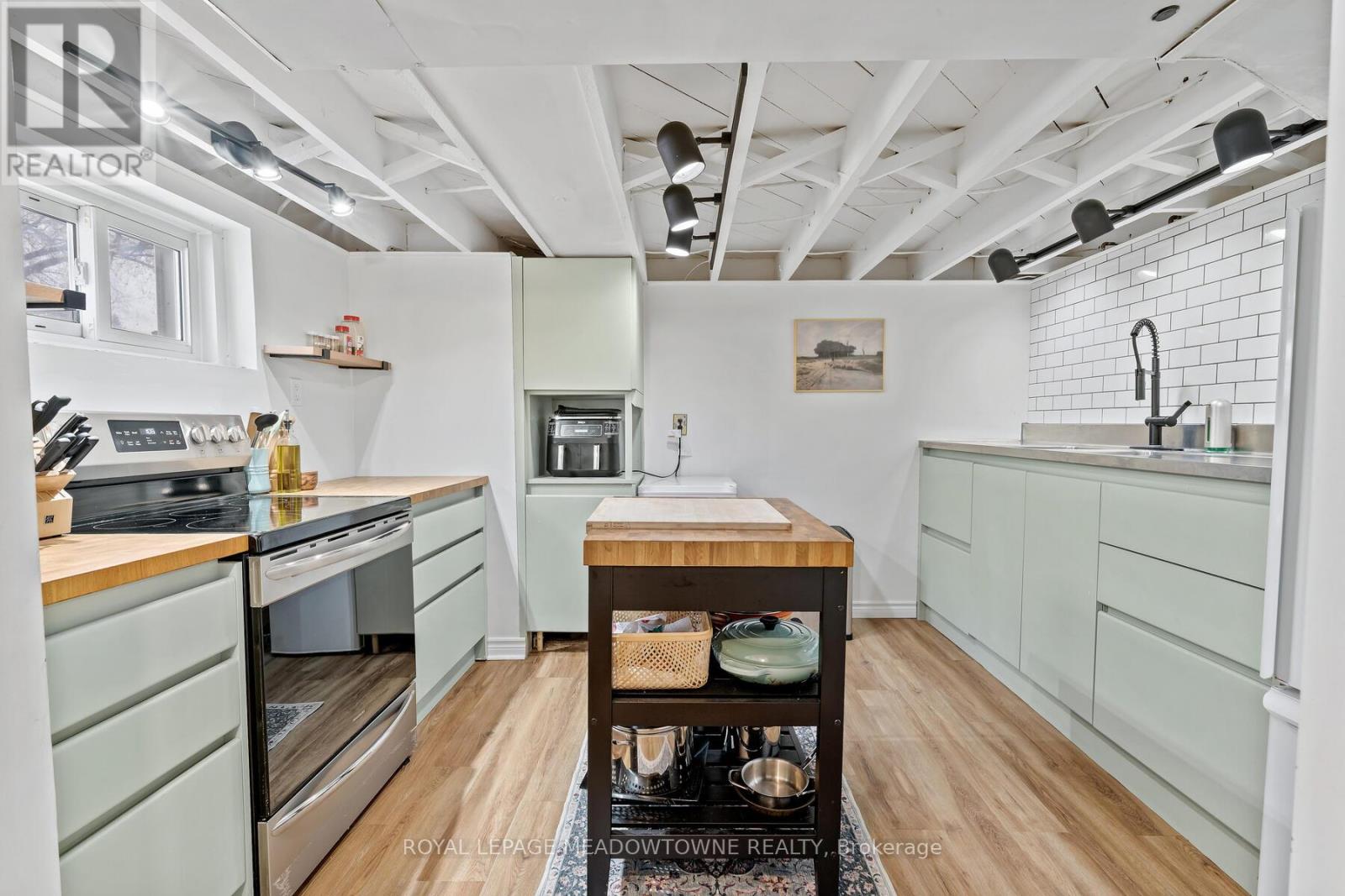 2 Ostrander Boulevard, Halton Hills (Georgetown), Ontario  L7G 1Z3 - Photo 24 - W12816058