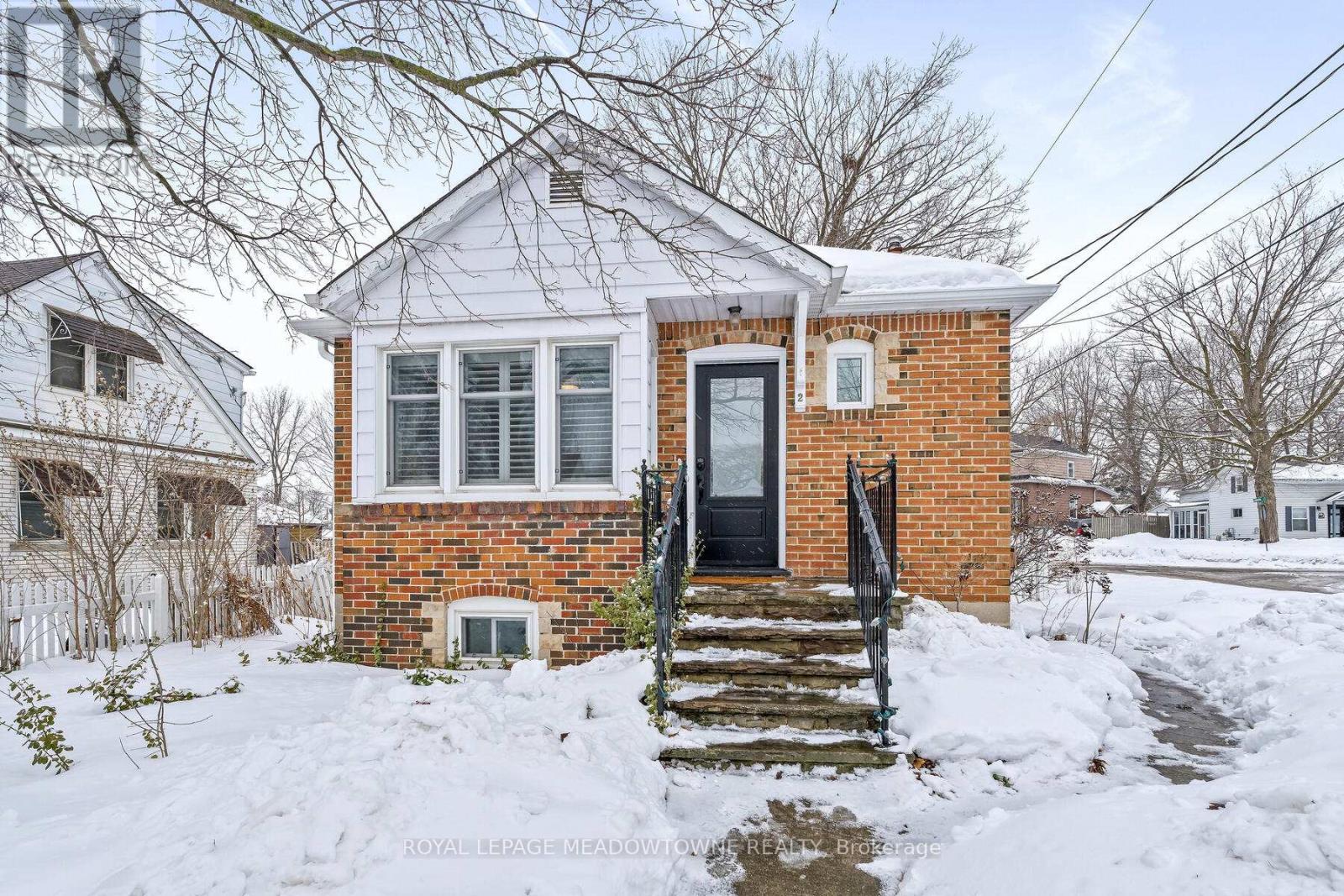 2 Ostrander Boulevard, Halton Hills (Georgetown), Ontario  L7G 1Z3 - Photo 4 - W12816058