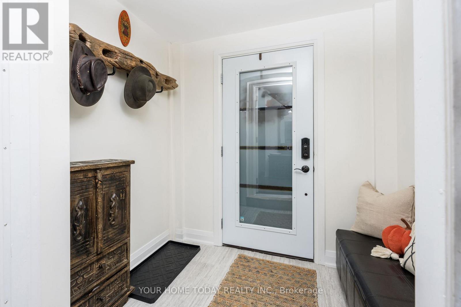 190 Main Street S, Halton Hills (Georgetown), Ontario  L7G 3E9 - Photo 5 - W12816068