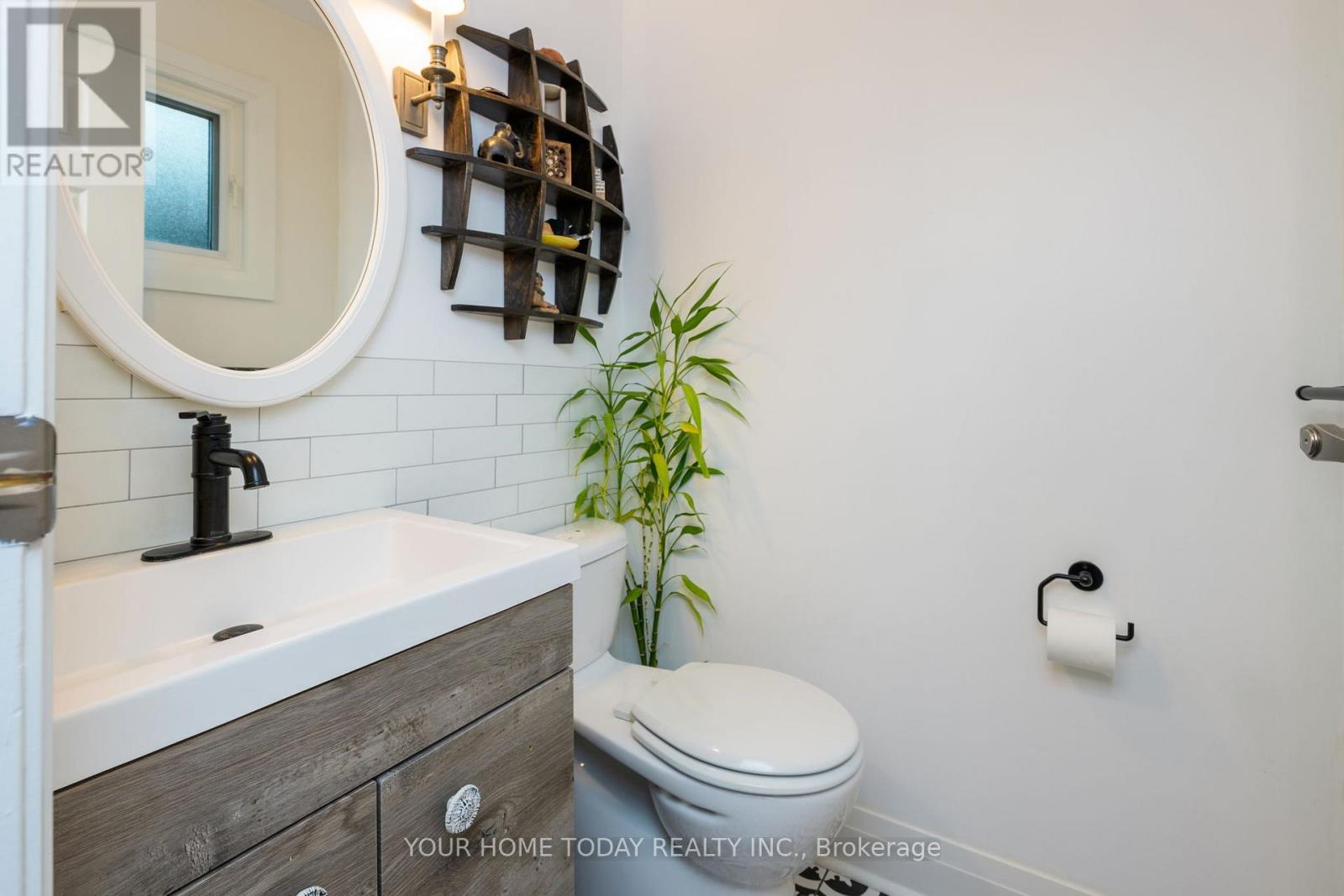 190 Main Street S, Halton Hills (Georgetown), Ontario  L7G 3E9 - Photo 9 - W12816068