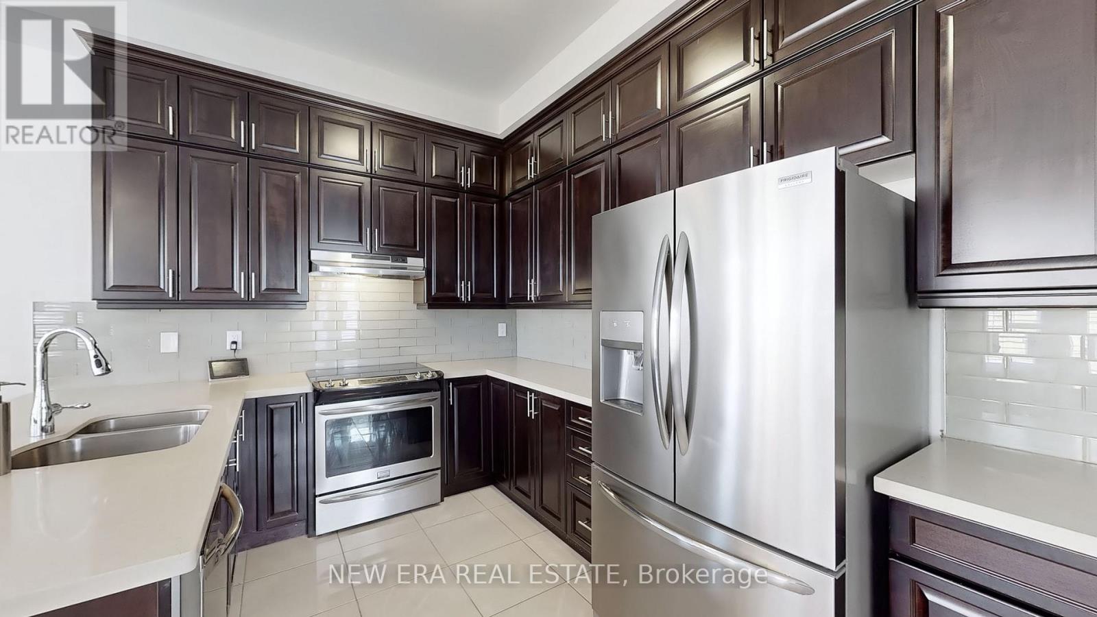 77 Wildflower Lane, Halton Hills (Georgetown), Ontario  L7G 0A5 - Photo 13 - W12816924