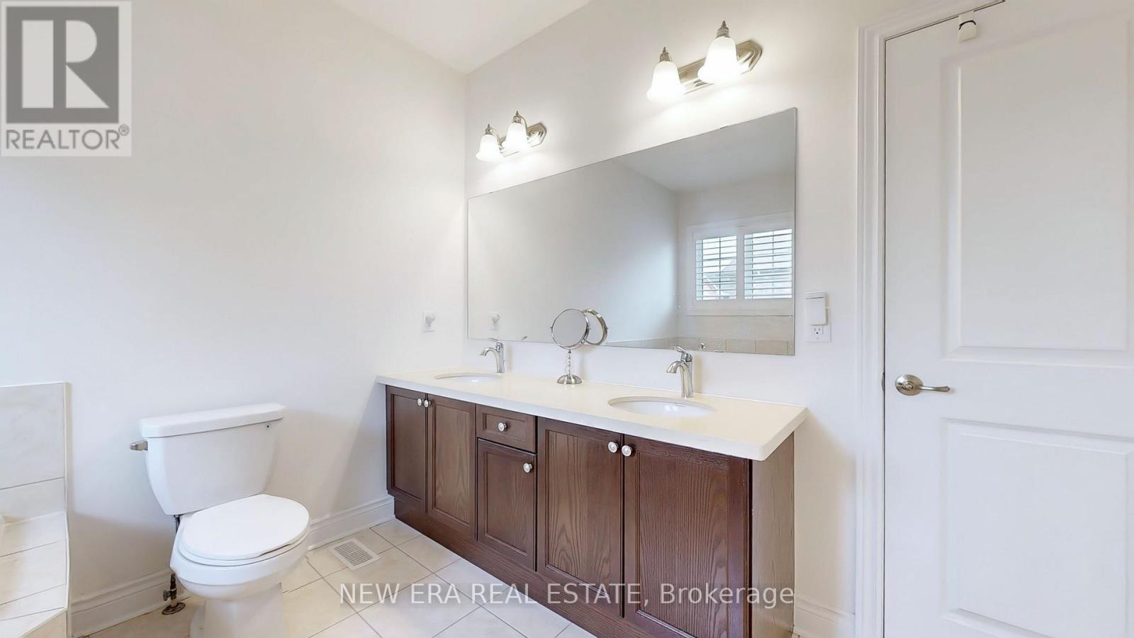 77 Wildflower Lane, Halton Hills (Georgetown), Ontario  L7G 0A5 - Photo 31 - W12816924