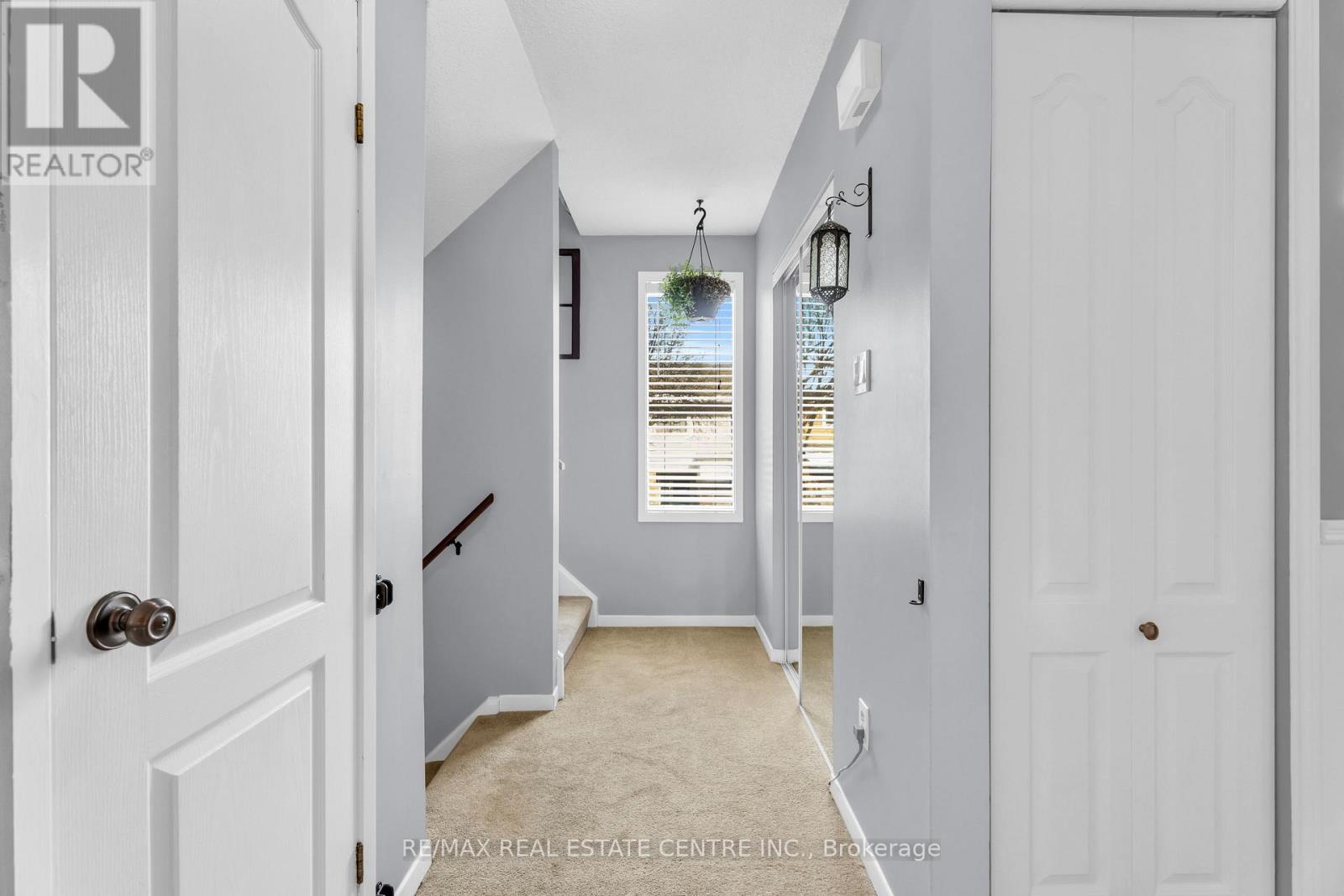 99 Lynden Circle, Halton Hills (Georgetown), Ontario  L7G 2J2 - Photo 10 - W12819040