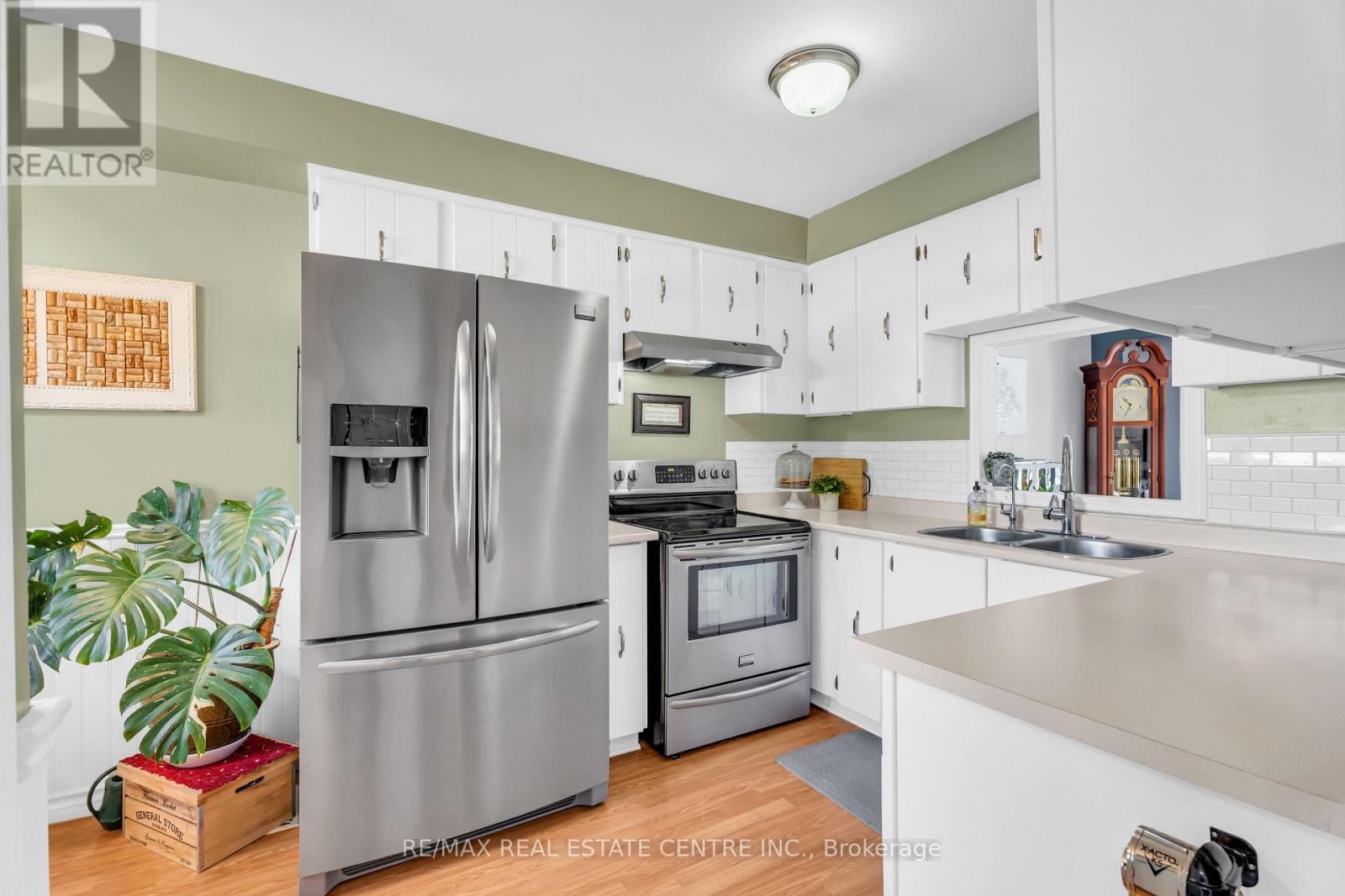 99 Lynden Circle, Halton Hills (Georgetown), Ontario  L7G 2J2 - Photo 21 - W12819040