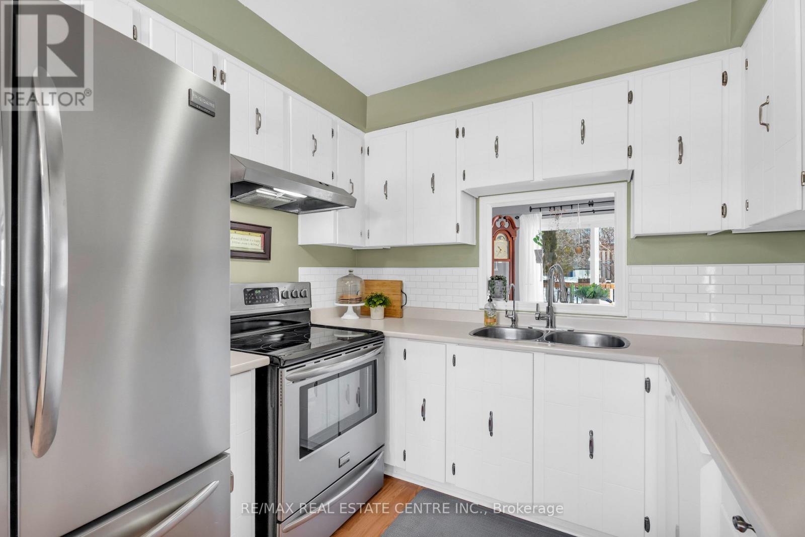 99 Lynden Circle, Halton Hills (Georgetown), Ontario  L7G 2J2 - Photo 24 - W12819040