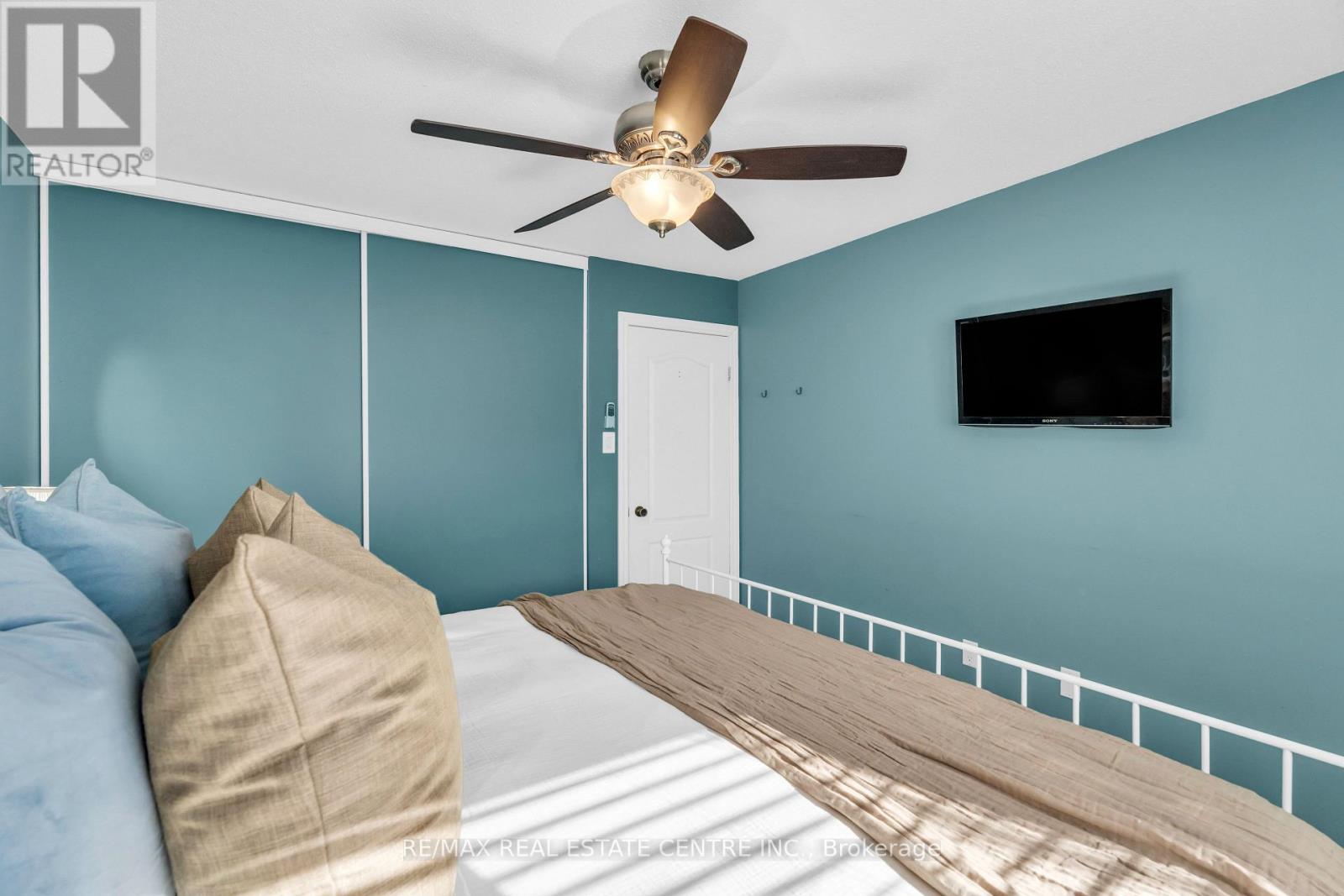 99 Lynden Circle, Halton Hills (Georgetown), Ontario  L7G 2J2 - Photo 33 - W12819040