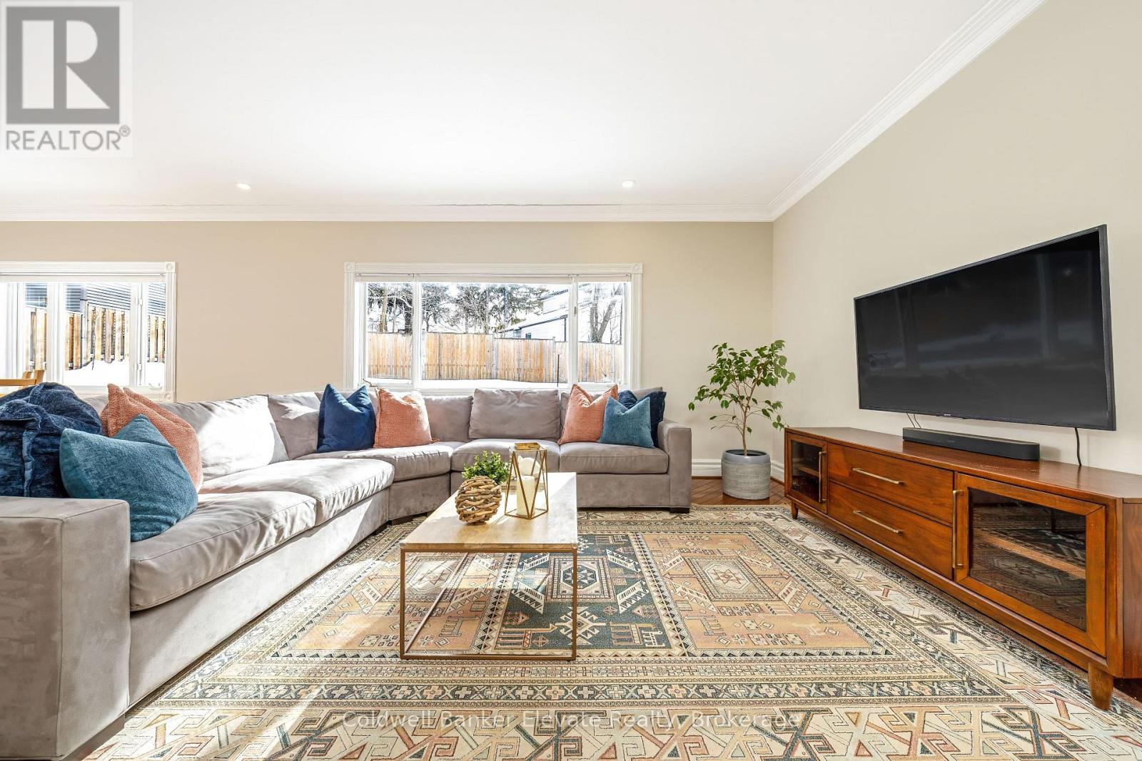 6 Queen Street, Halton Hills (Georgetown), Ontario  L7G 2E4 - Photo 16 - W12819308