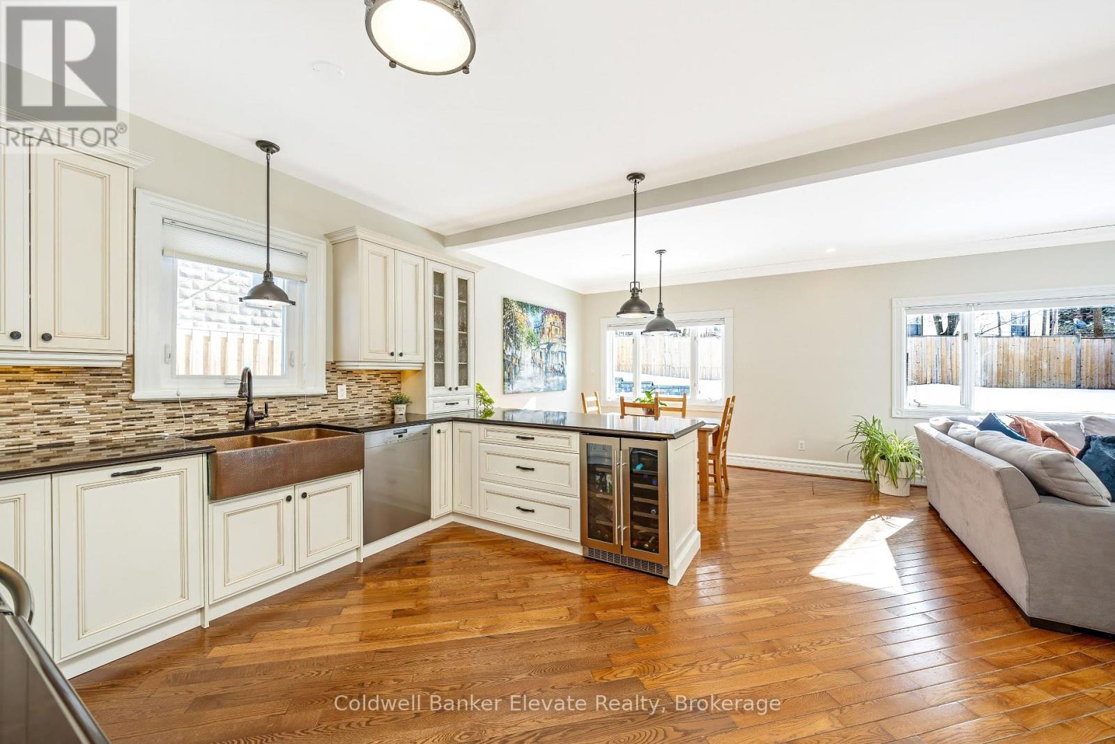 6 Queen Street, Halton Hills (Georgetown), Ontario  L7G 2E4 - Photo 23 - W12819308