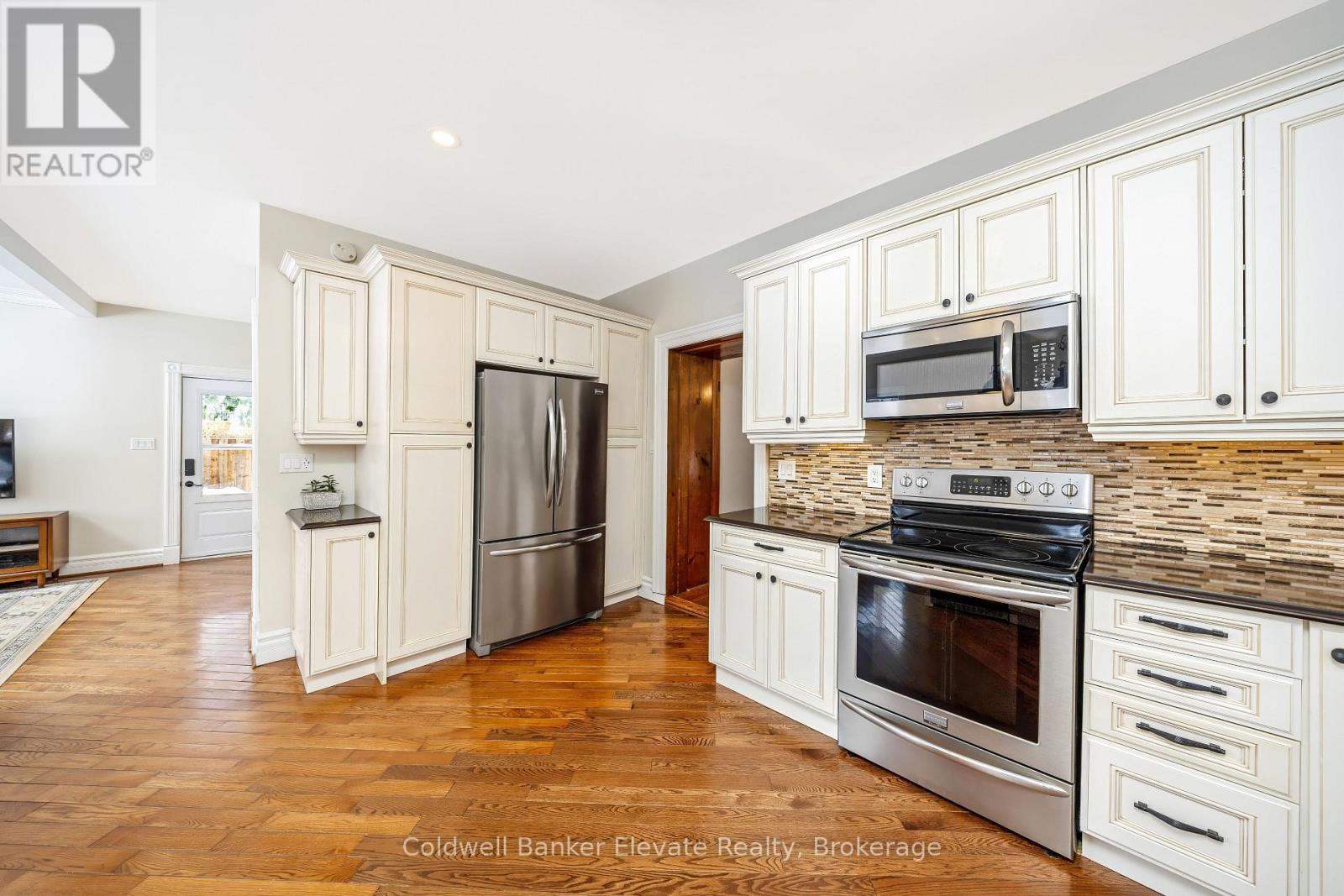 6 Queen Street, Halton Hills (Georgetown), Ontario  L7G 2E4 - Photo 25 - W12819308