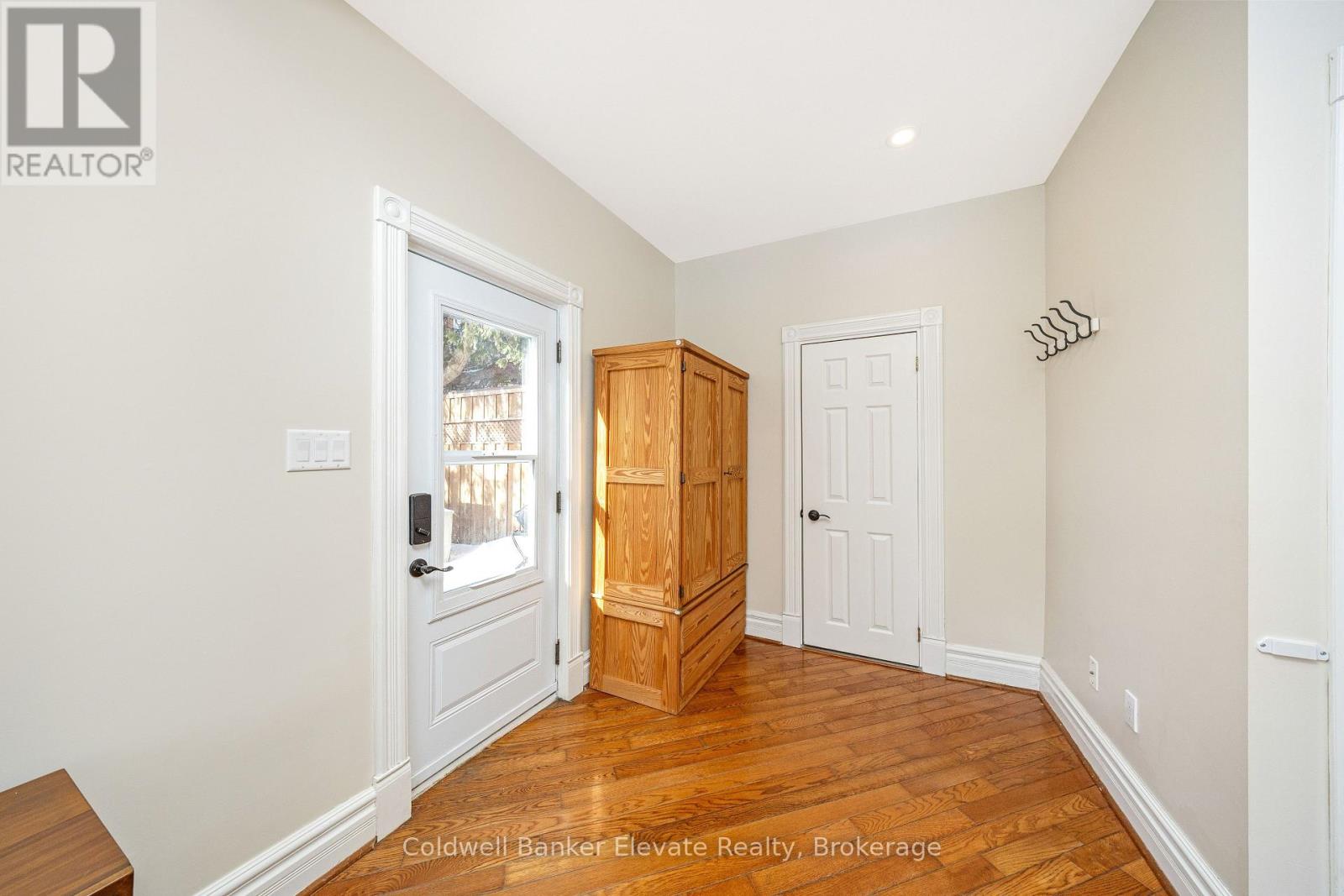 6 Queen Street, Halton Hills (Georgetown), Ontario  L7G 2E4 - Photo 27 - W12819308