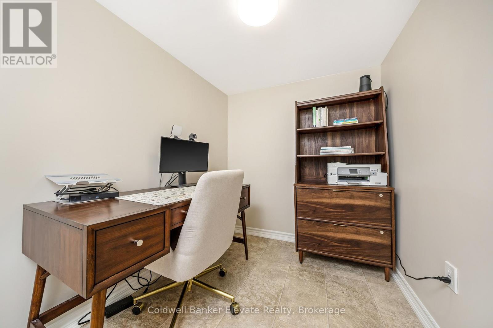 6 Queen Street, Halton Hills (Georgetown), Ontario  L7G 2E4 - Photo 31 - W12819308