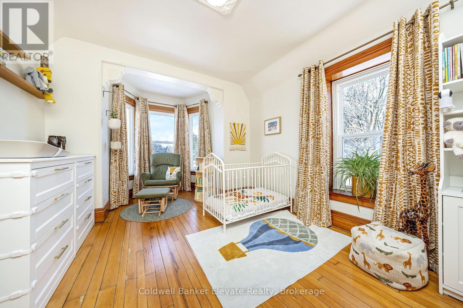 6 Queen Street, Halton Hills (Georgetown), Ontario  L7G 2E4 - Photo 39 - W12819308