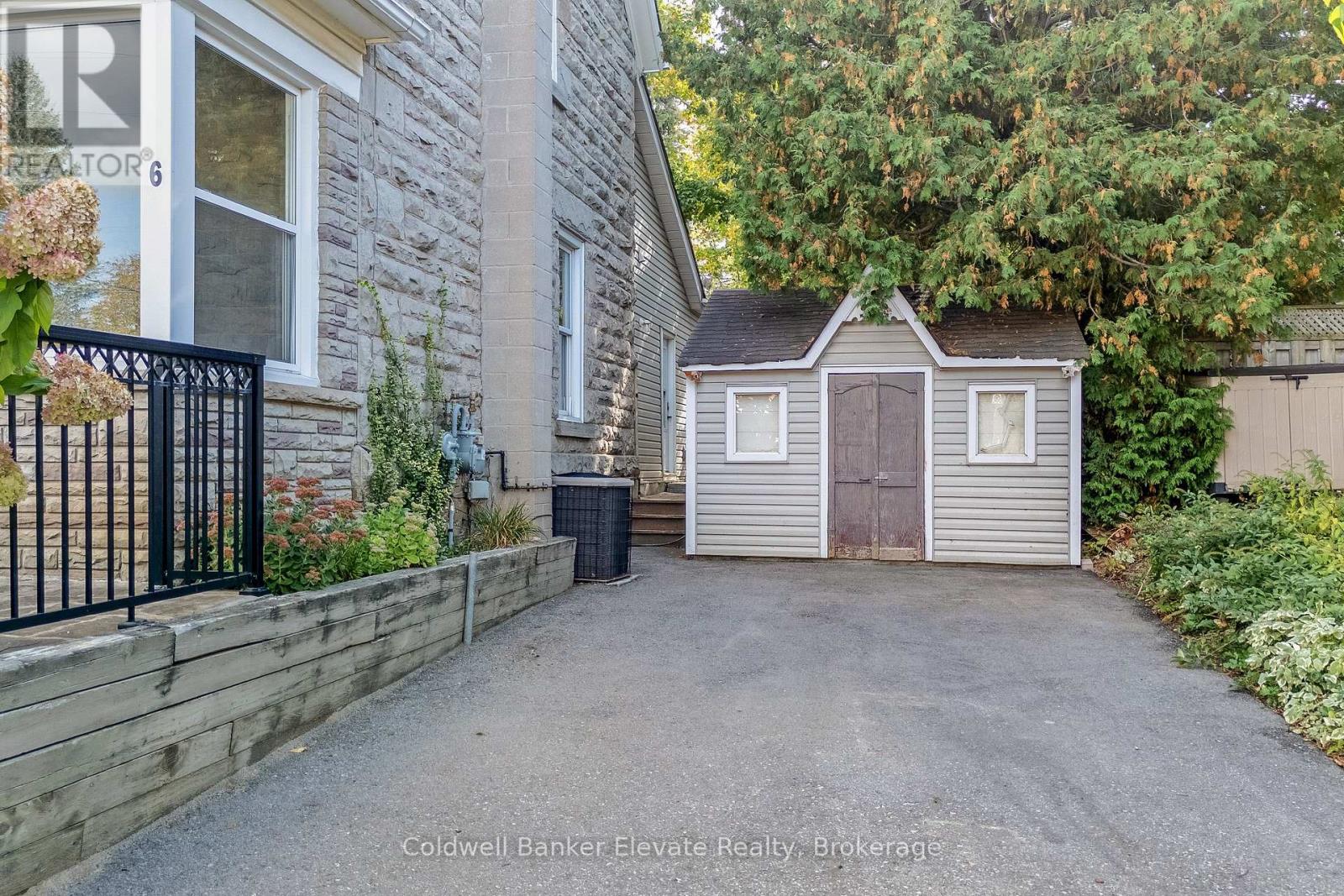 6 Queen Street, Halton Hills (Georgetown), Ontario  L7G 2E4 - Photo 43 - W12819308