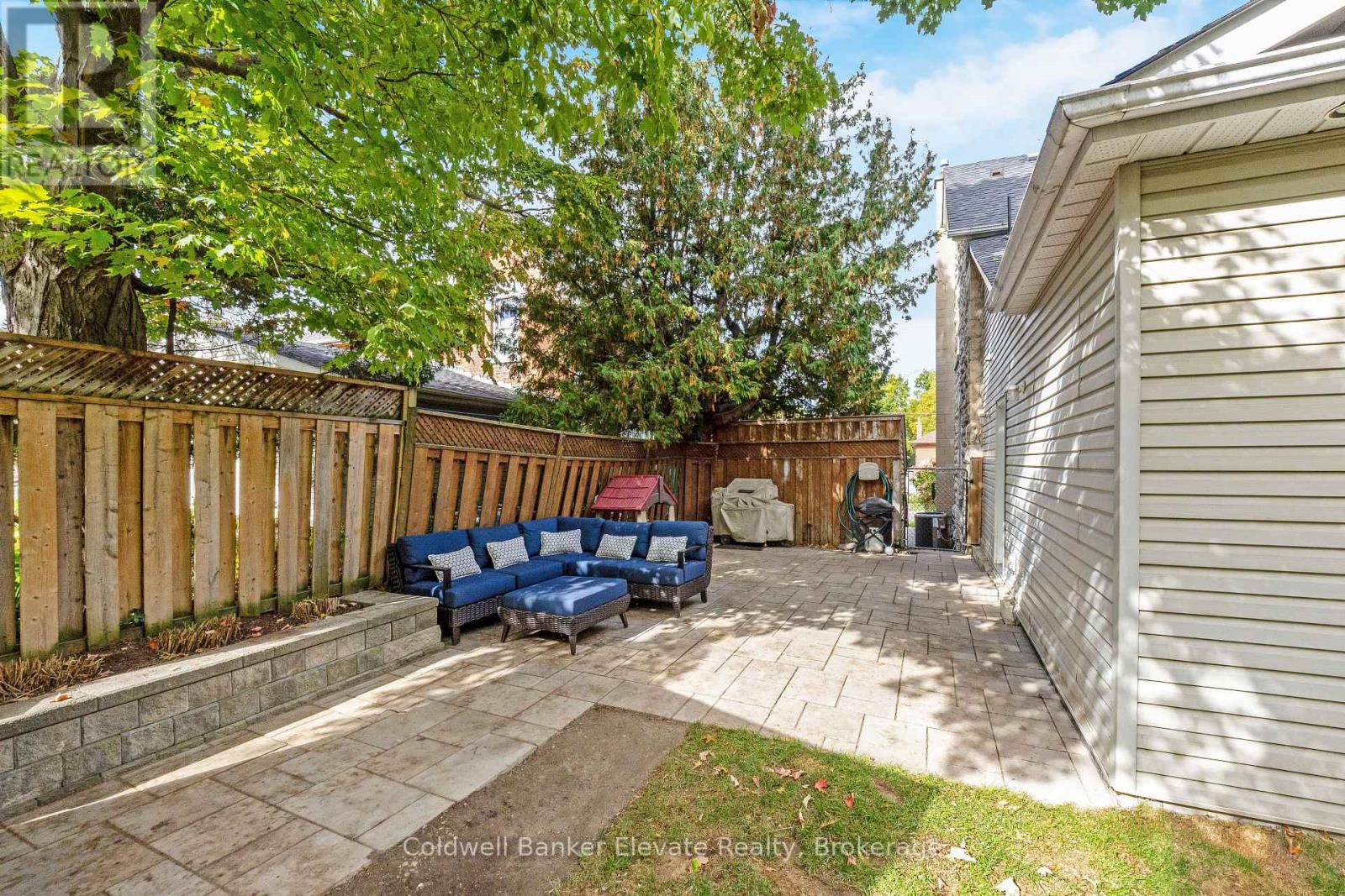 6 Queen Street, Halton Hills (Georgetown), Ontario  L7G 2E4 - Photo 47 - W12819308