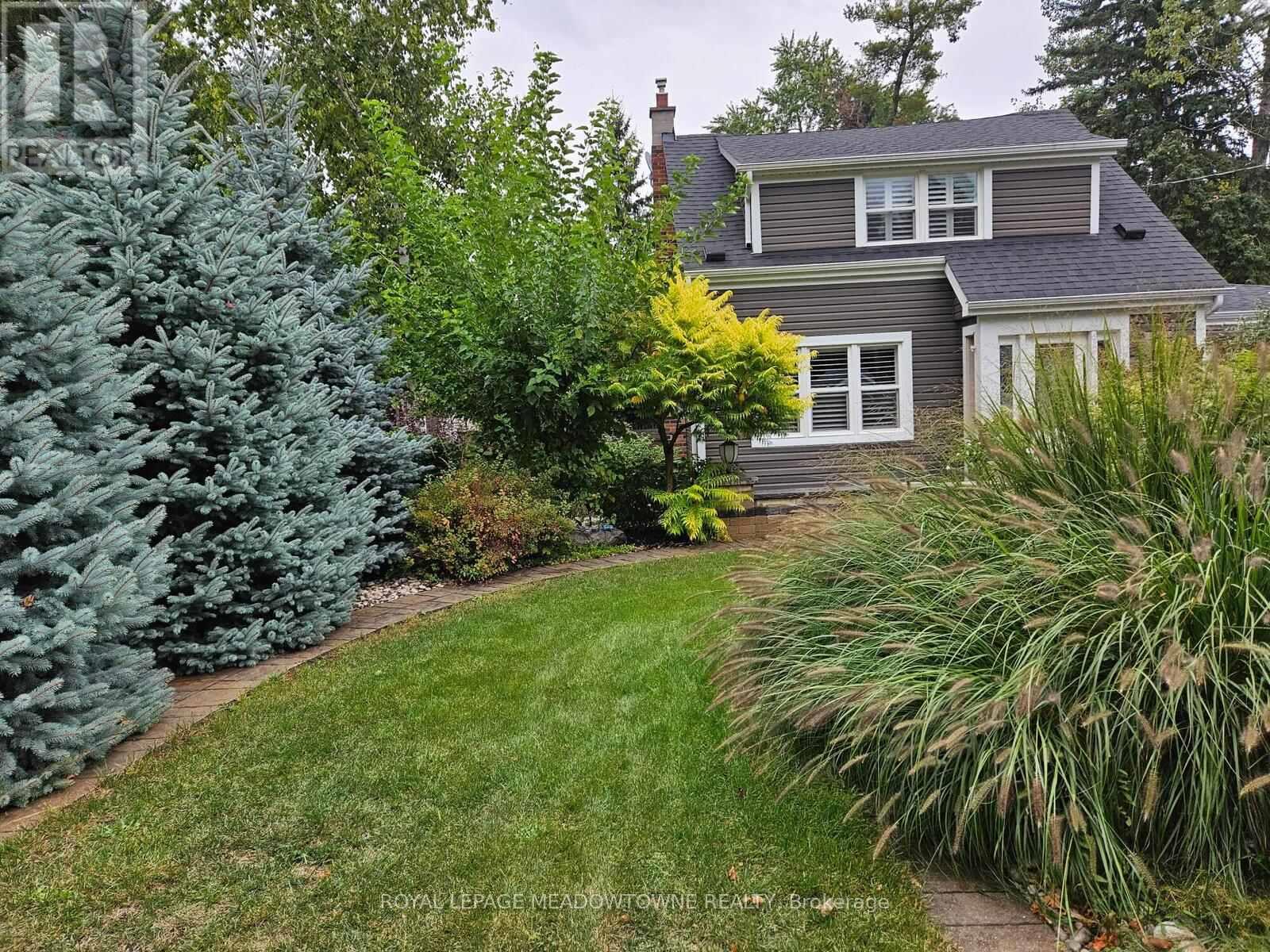 19 Union Street, Halton Hills (Georgetown), Ontario  L7G 3M1 - Photo 4 - W12822052