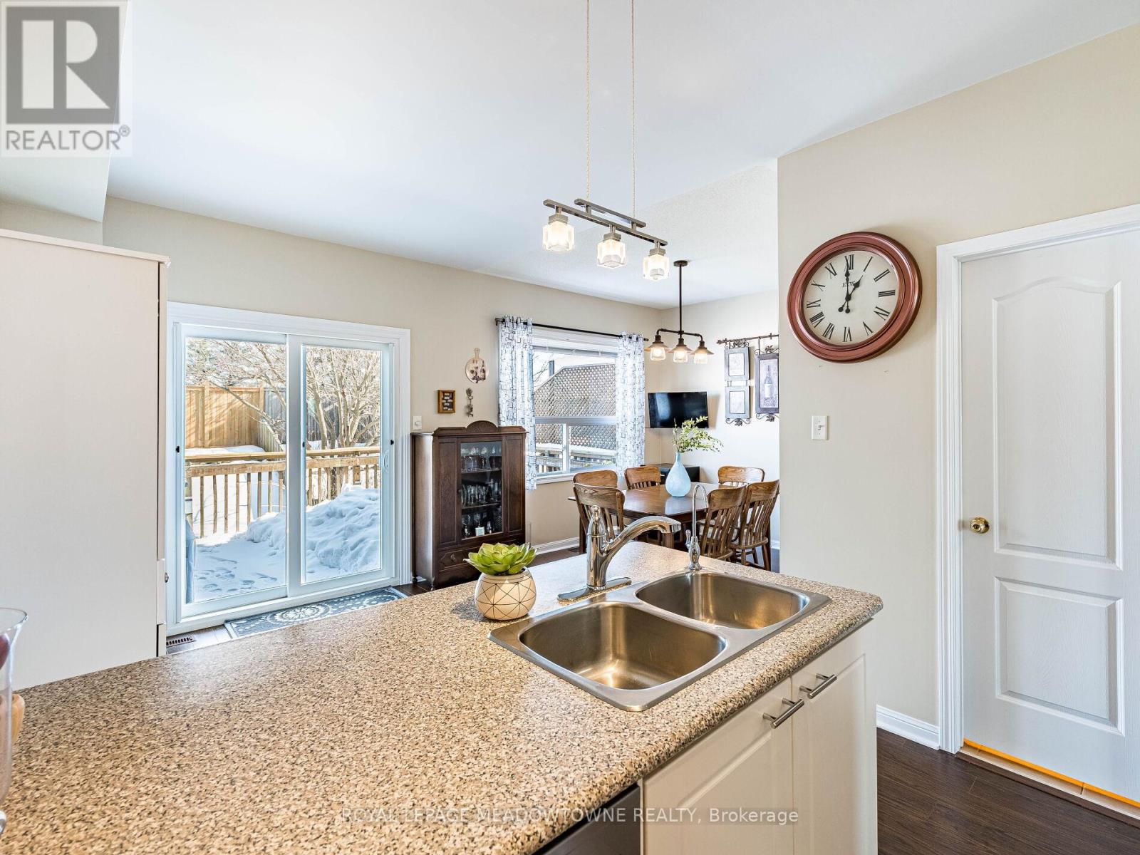 50 Atwood Avenue, Halton Hills (Georgetown), Ontario  L7G 5Z9 - Photo 12 - W12822616