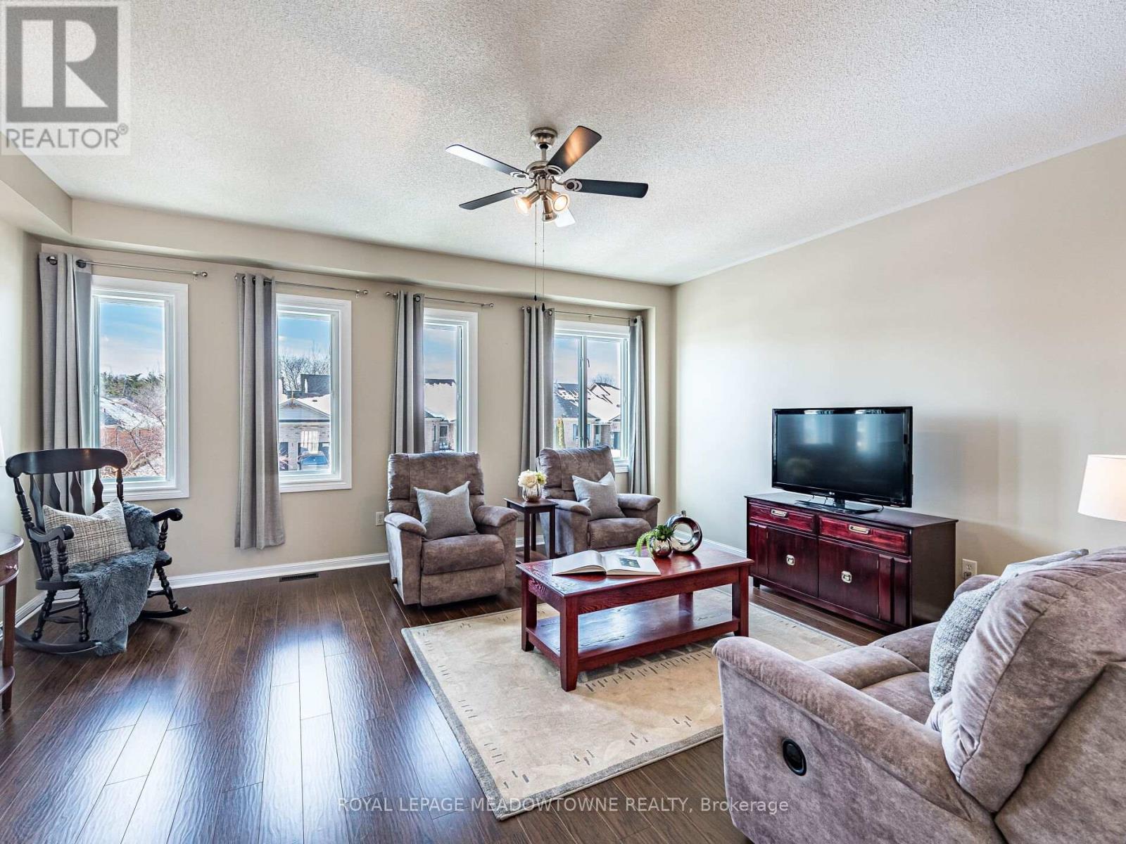 50 Atwood Avenue, Halton Hills (Georgetown), Ontario  L7G 5Z9 - Photo 5 - W12822616